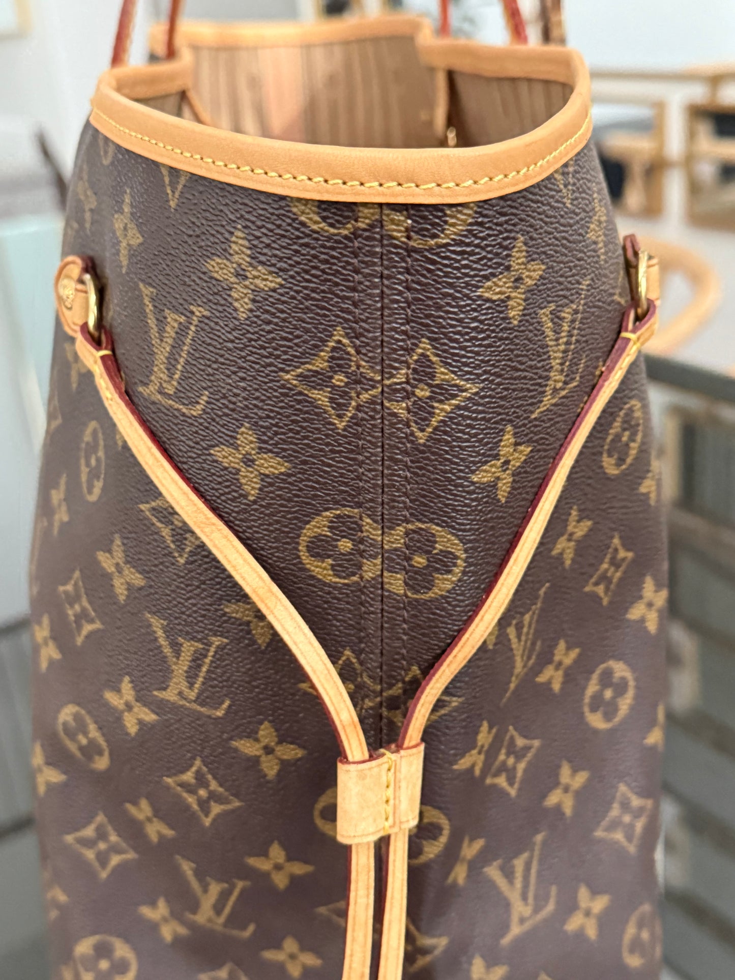 Neverfull GM in Monogram with Dustbag and Insert Organizer 📅 Year: 2007
