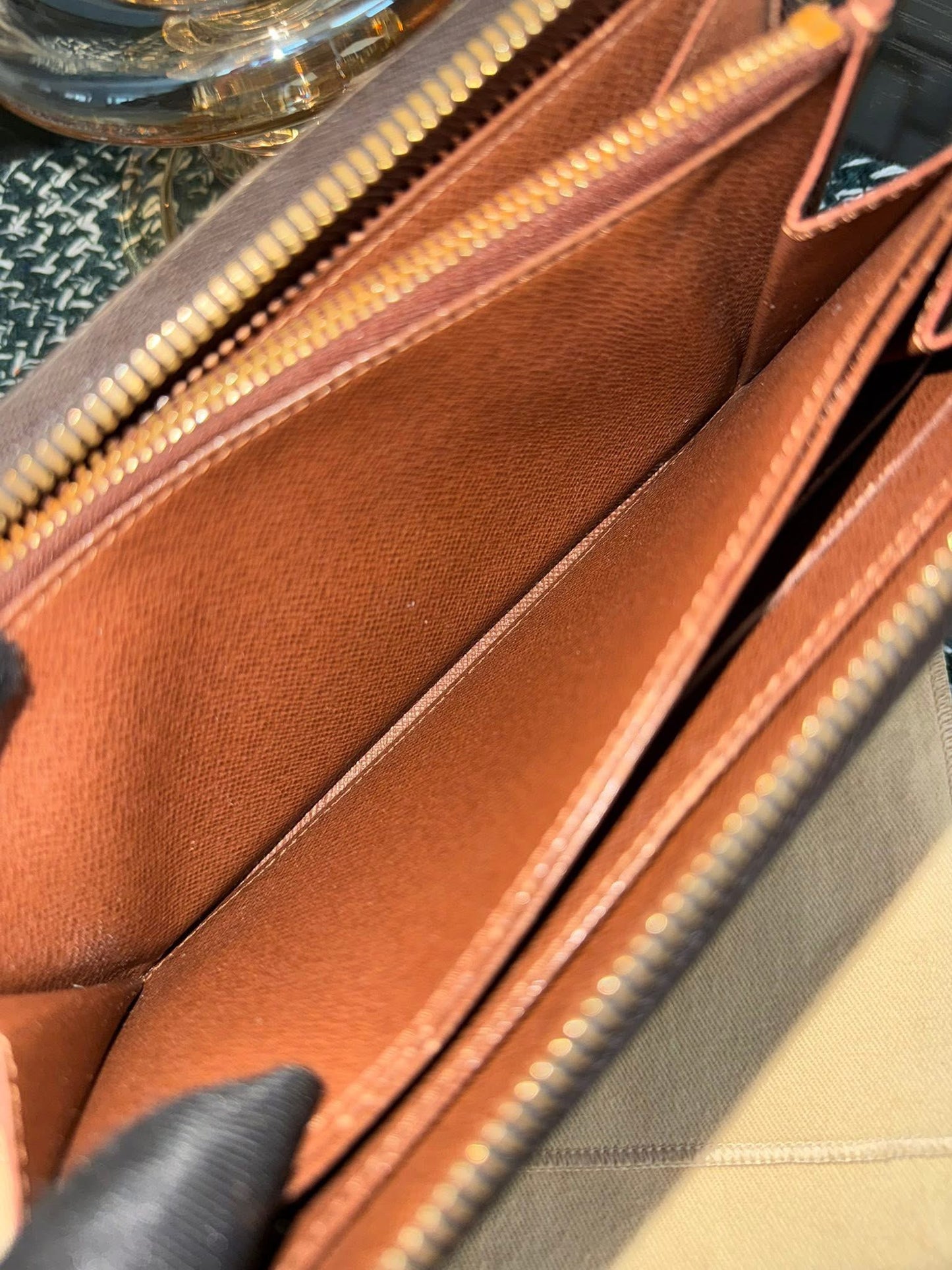 Zippy Long Wallet in Monogram with Dustbag 🗓️ Year: 2011