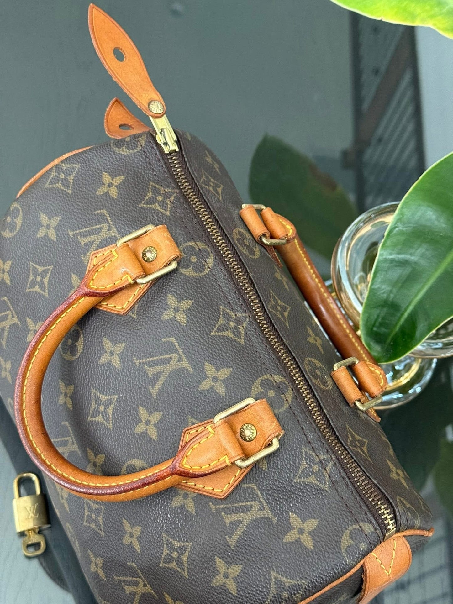 Speedy 25 in Monogram with Lock 🔐 and Key -🗓️ Year: 2000