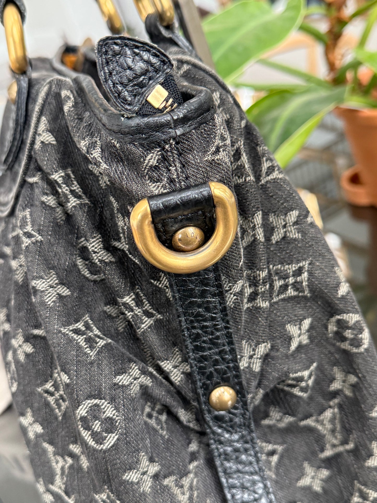 Neo Cabby GM Denim Black with Dustbag 🗓️