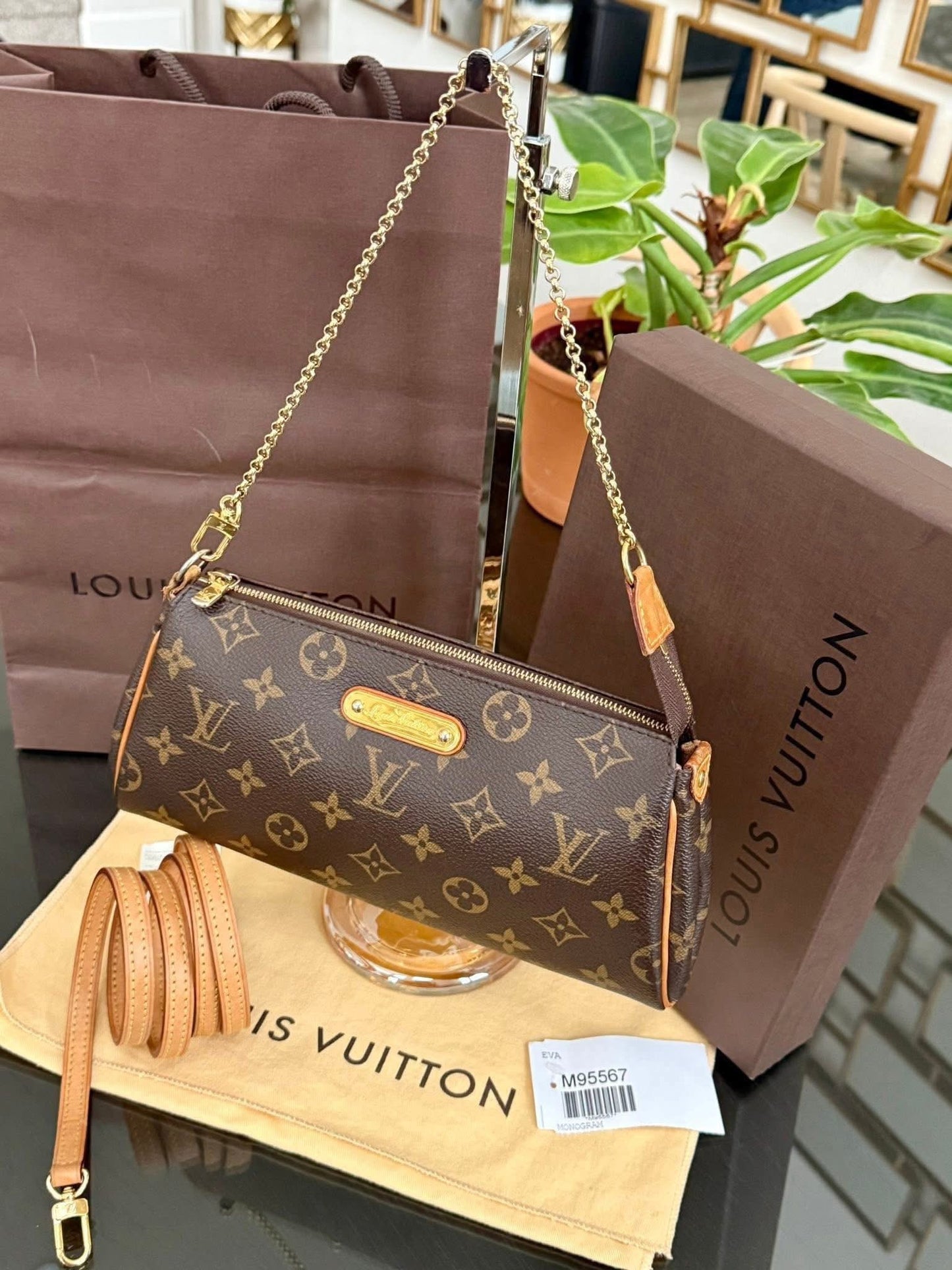 Eva Clutch in Monogram with Dustbag, Box and Paper bag 🗓️ Year: 2014