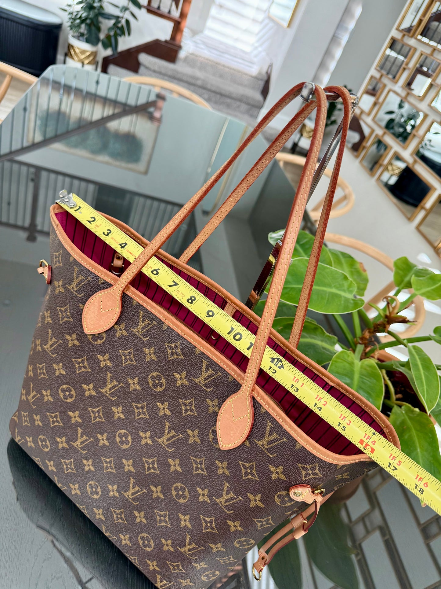 Neverfull MM Monogram in Peony with Dustbag 📅 Year: 2020