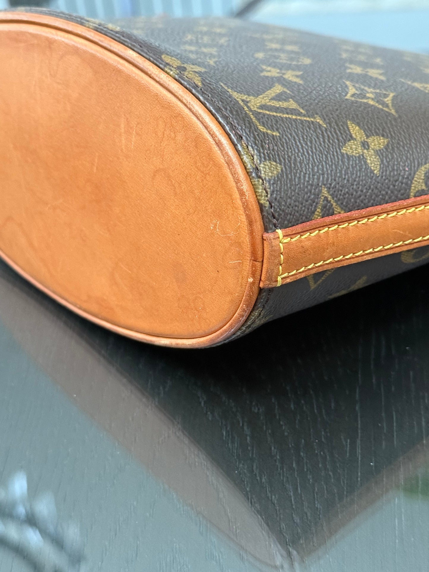 Drouot Crossbody 
📅 Year: 2000