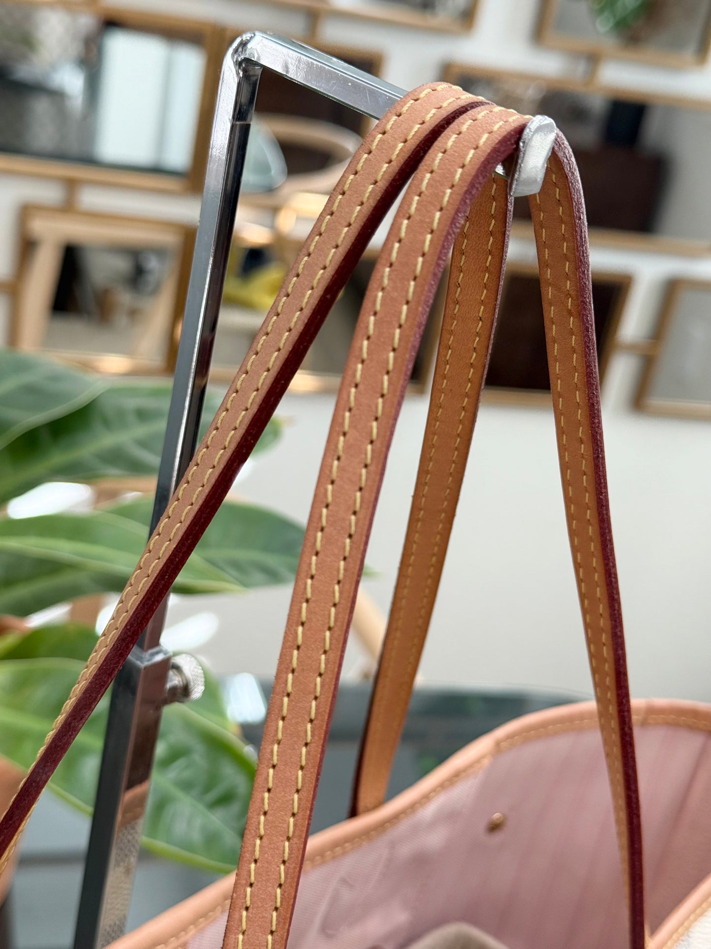 Neverfull MM Azur in Rose Ballerine with Dustbag 📅 Year: 2020