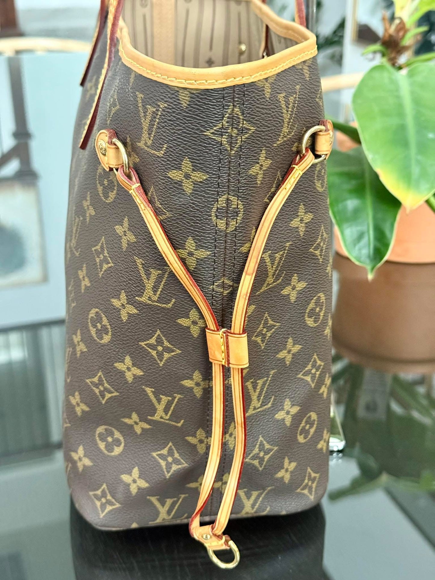 Neverfull MM Monogram with Dustbag and Non branded Twilly🌺 📅 Year: 2011