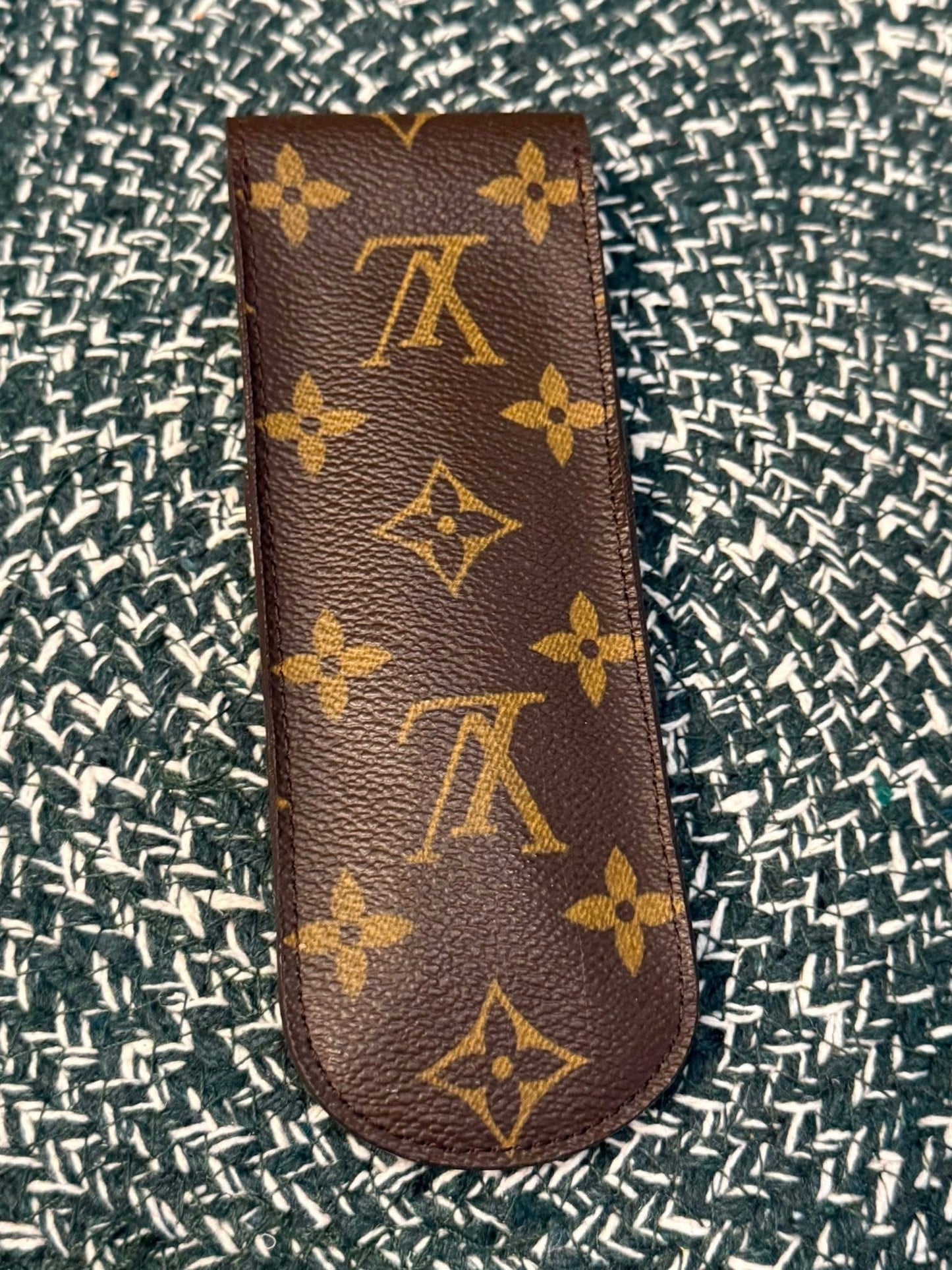 Monogram Etui Stylo Pen Case- 🗓️ Year 2003