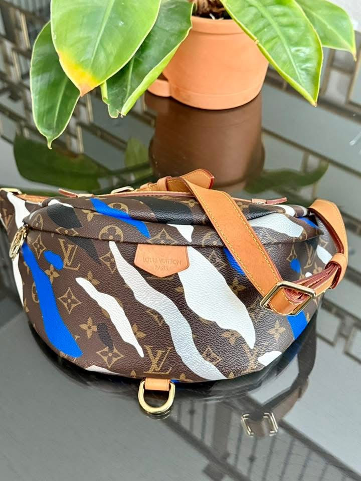 Bumbag Monogram League of Legends with Dustbag, Box and Paper bag 🌺- 🗓️ Year 2019