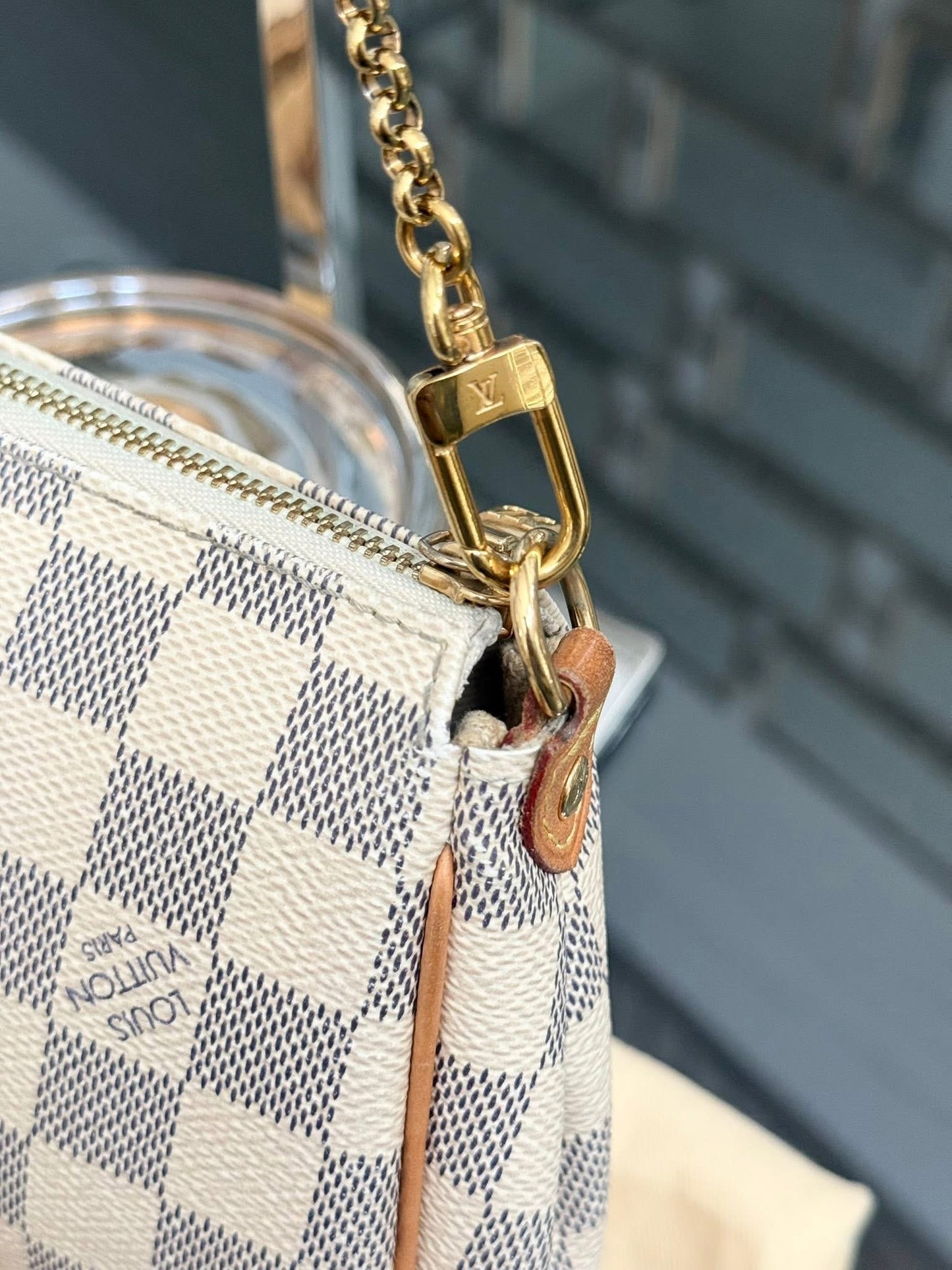 Eva Clutch in Azur with Original Strap, Dustbag , box and Paper bag 🗓️ Year: 2016