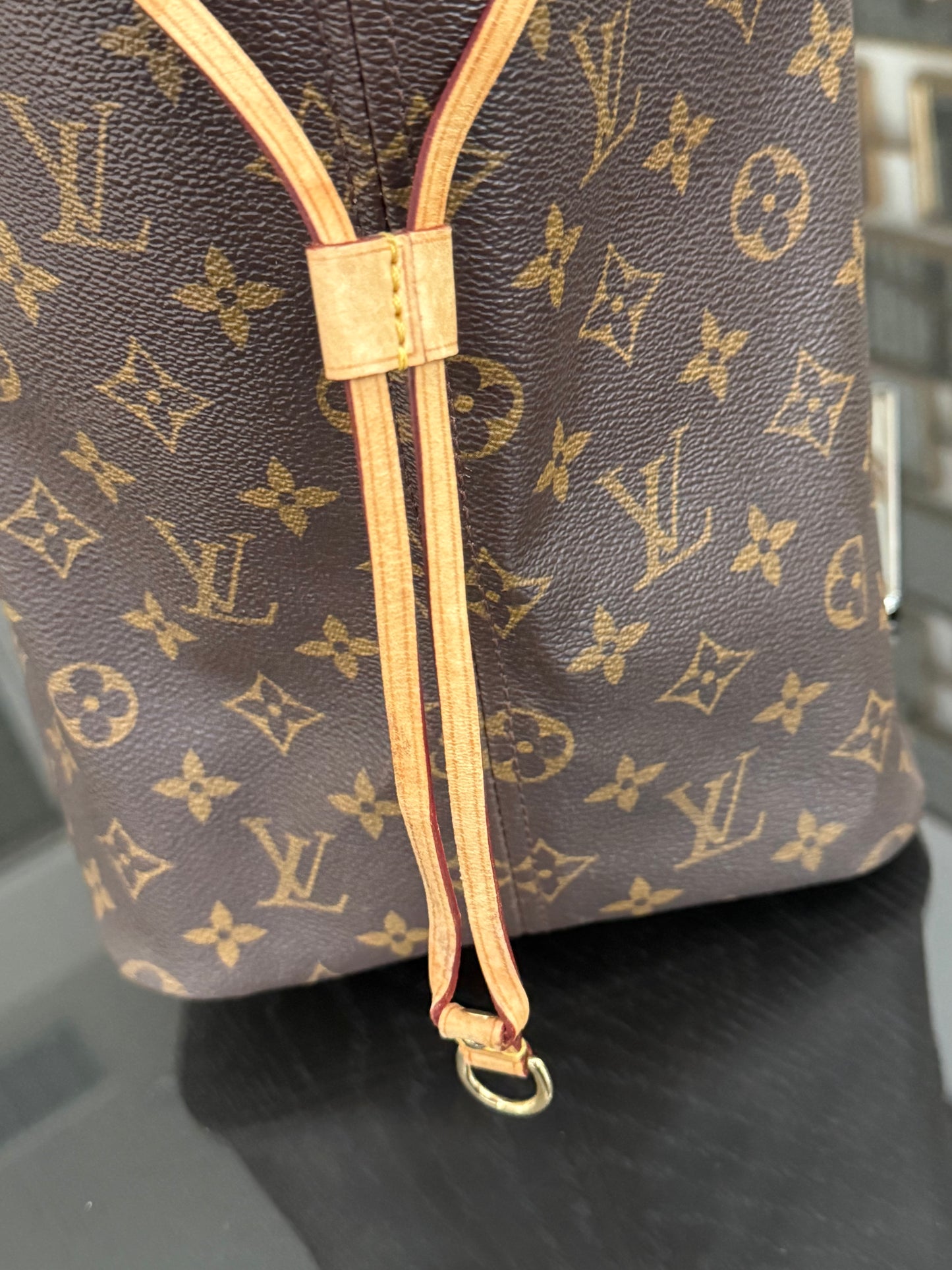 Neverfull GM in Monogram with Dustbag and Insert Organizer 📅 Year: 2007