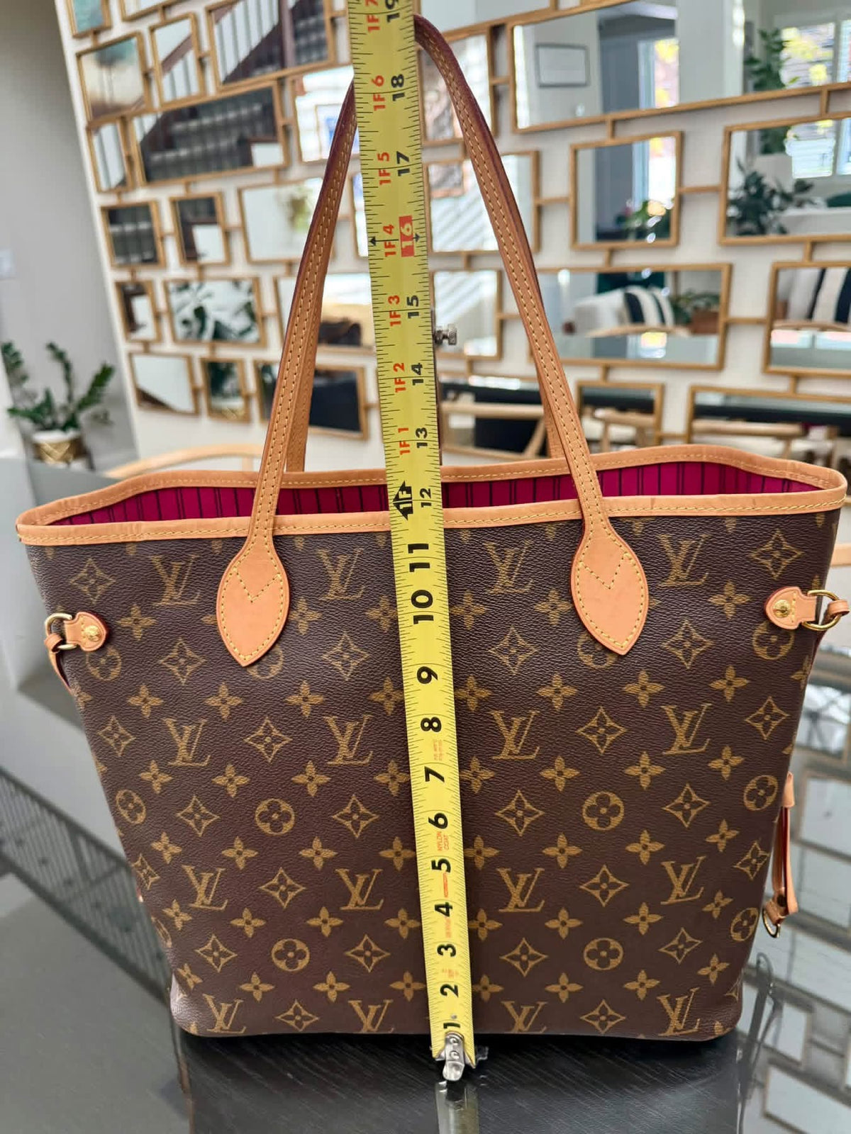 Neverfull MM in Peony interior with Dustbag and Insert Organizer 📅 Year: 2019