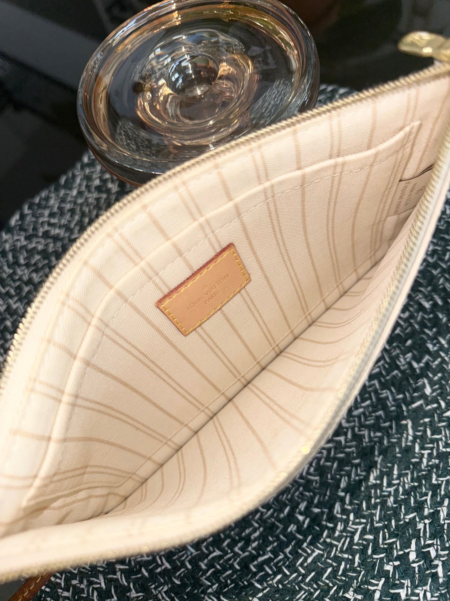 Neverfull MM/GM Pouch in Azur 🗓️ Year: 2014