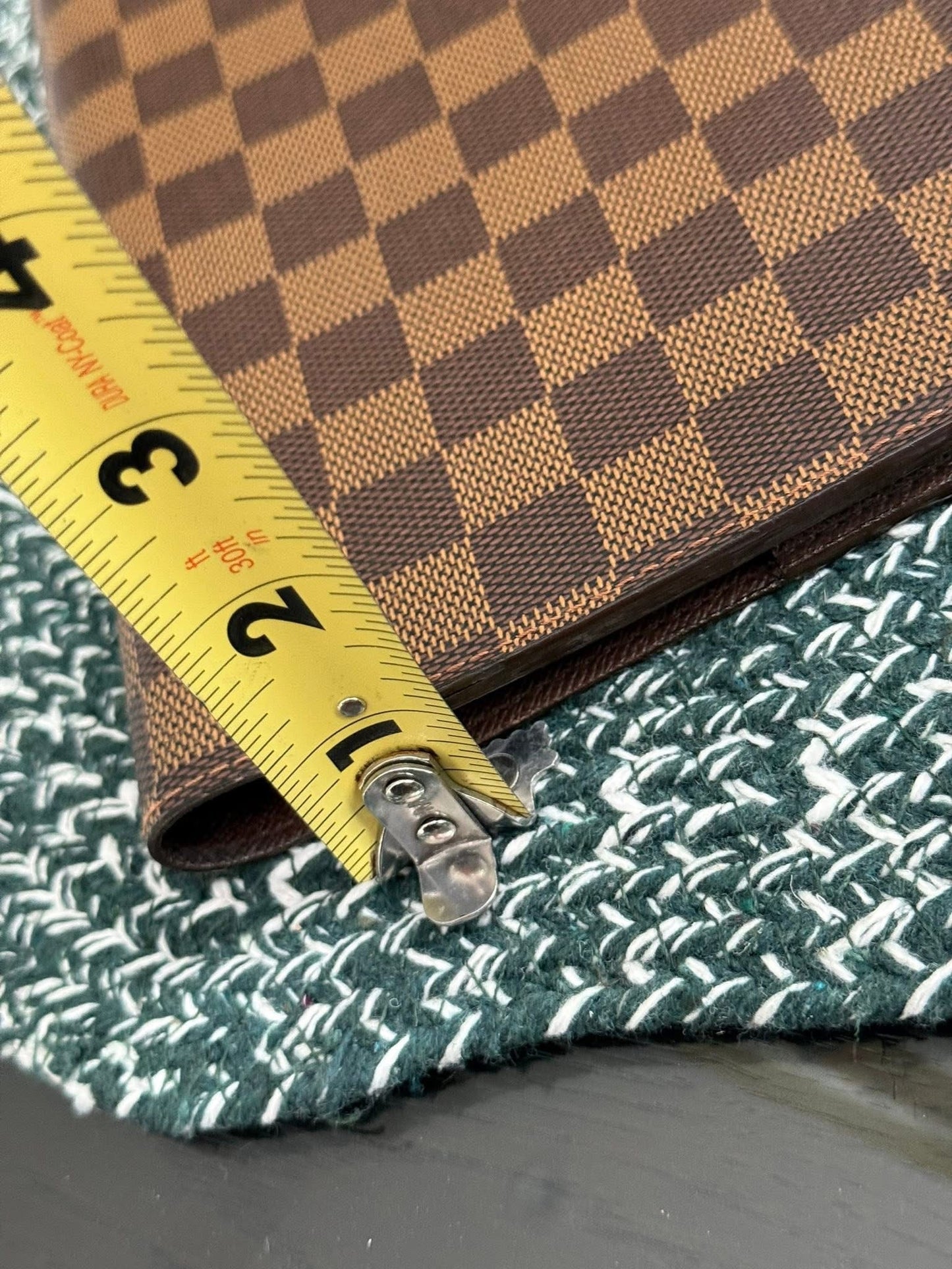 Damier Ebene Desk Agenda Cover 
🗓️ Year: 2005