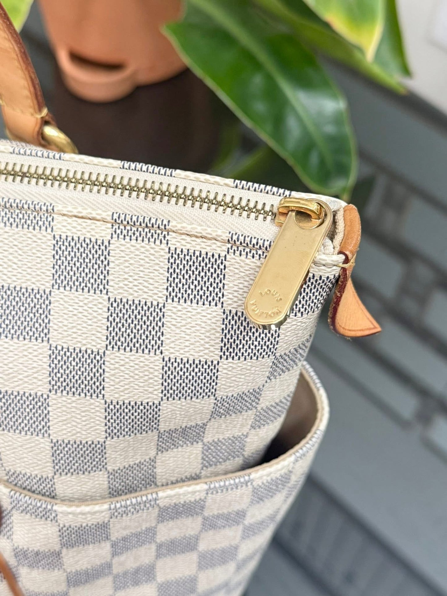 Totally MM in Azur with Dustbag and Insert Organizer 📅 Year: 2009