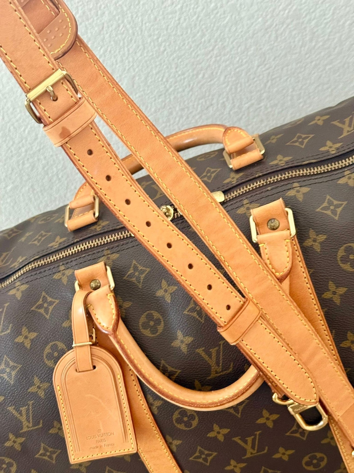 Keepall 60 Bandoulier with Original Strap, Luggage Tag and Poignet 📅 Year: 1994