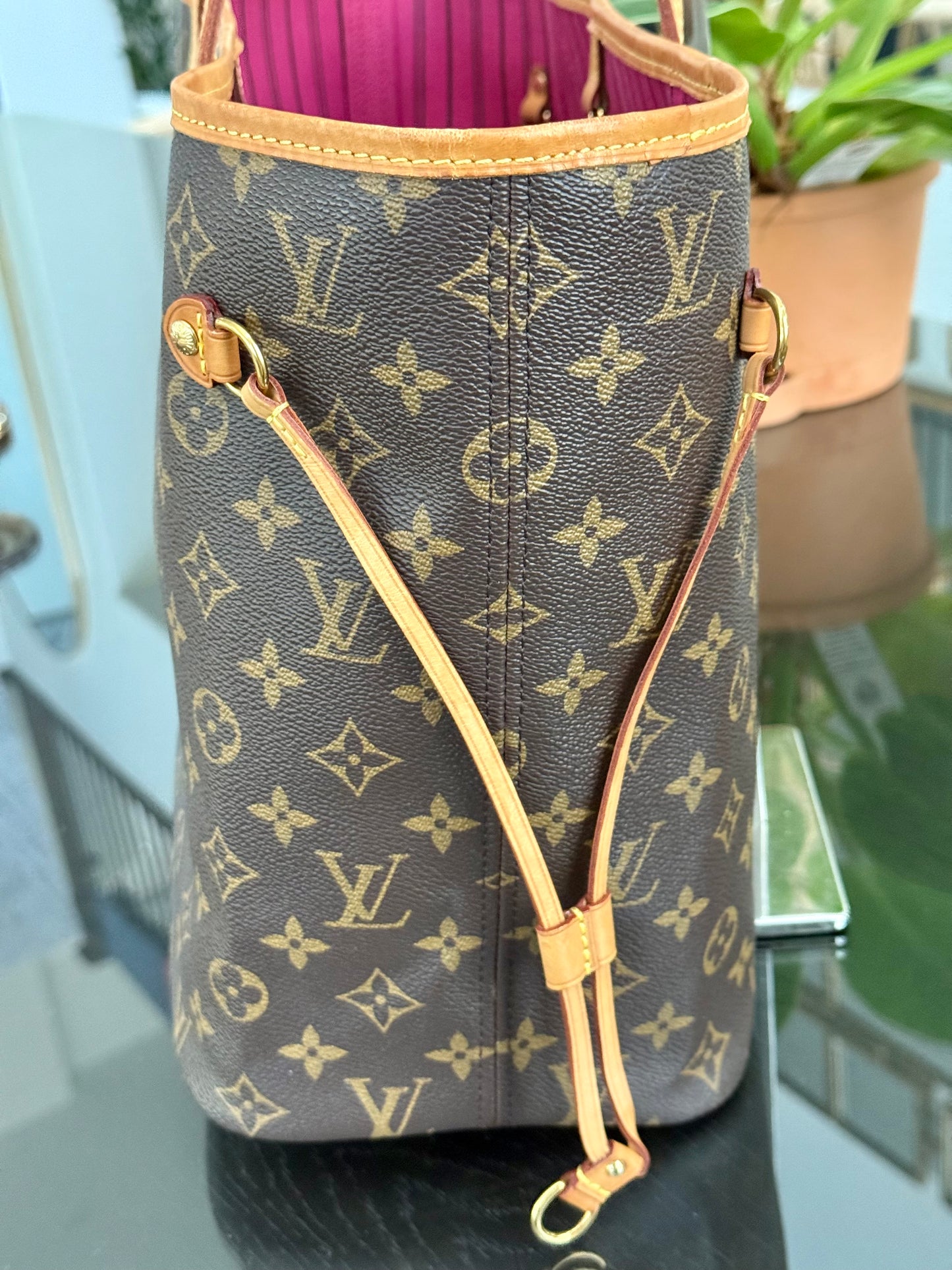 Neverfull MM in Peony with Insert Organizer and Dustbag 🗓️ Year: 2016