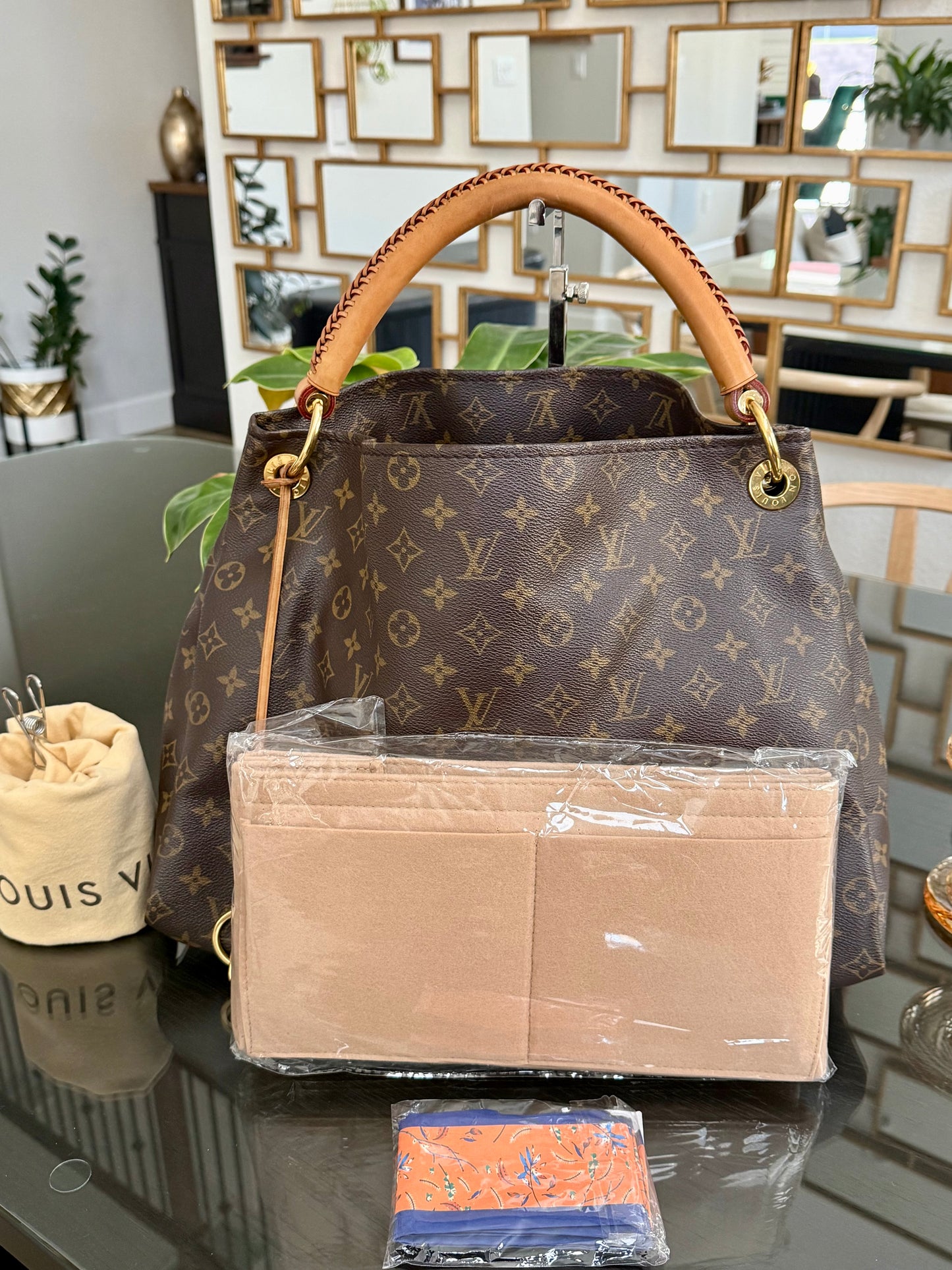 Artsy MM with Dustbag and Insert Organizer - 📅 Year: 2009