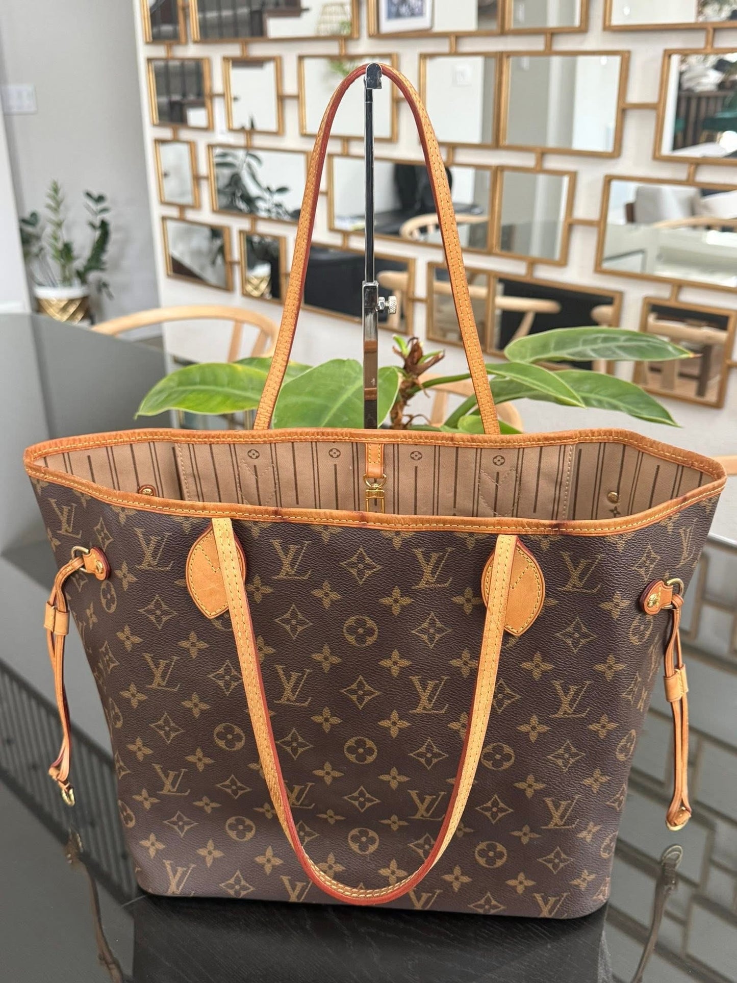 Neverfull MM with Insert Organizer 📅 Year: 2013
