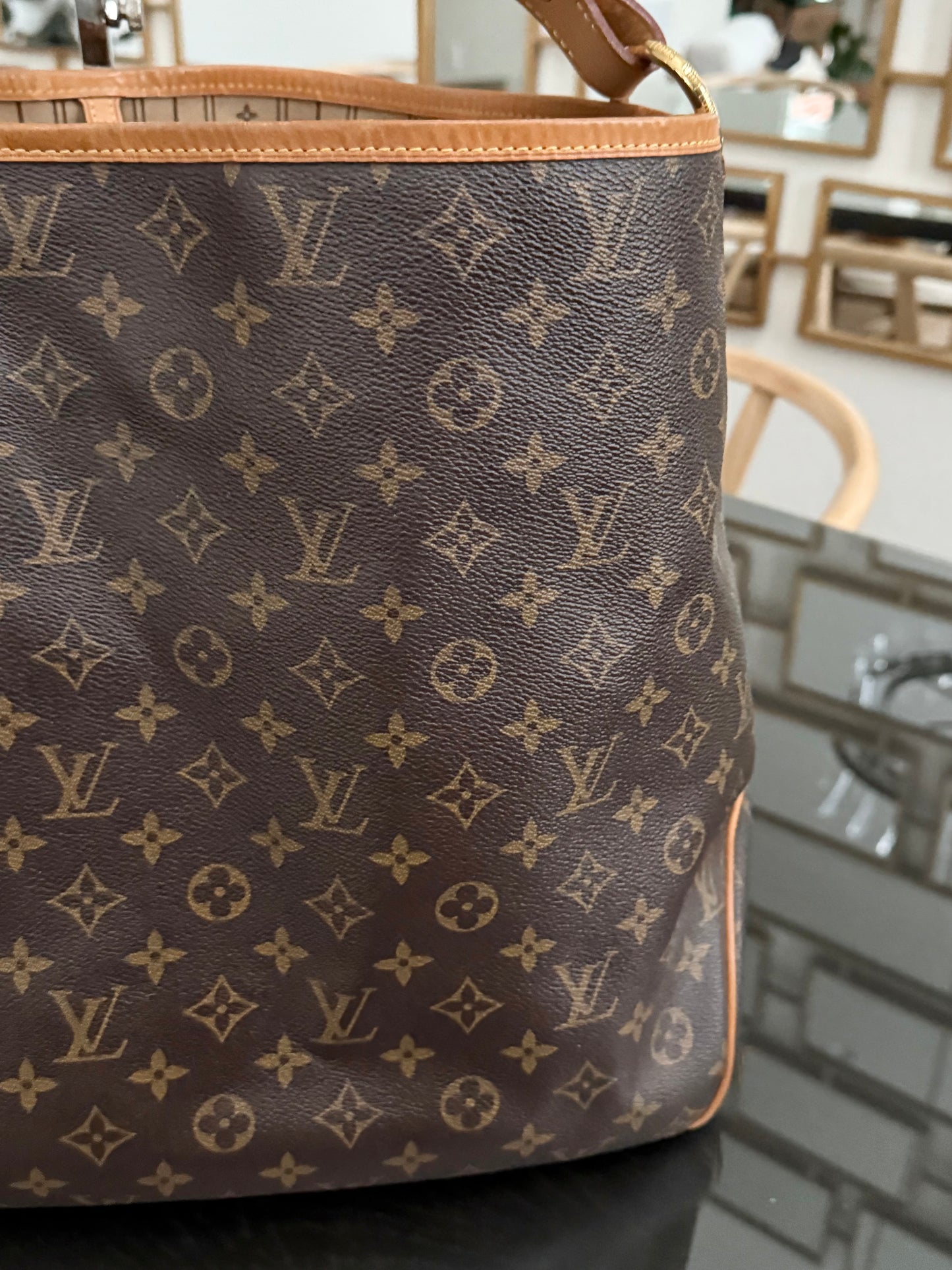 Delightful GM with Dustbag 🌹📅 Year: 2011