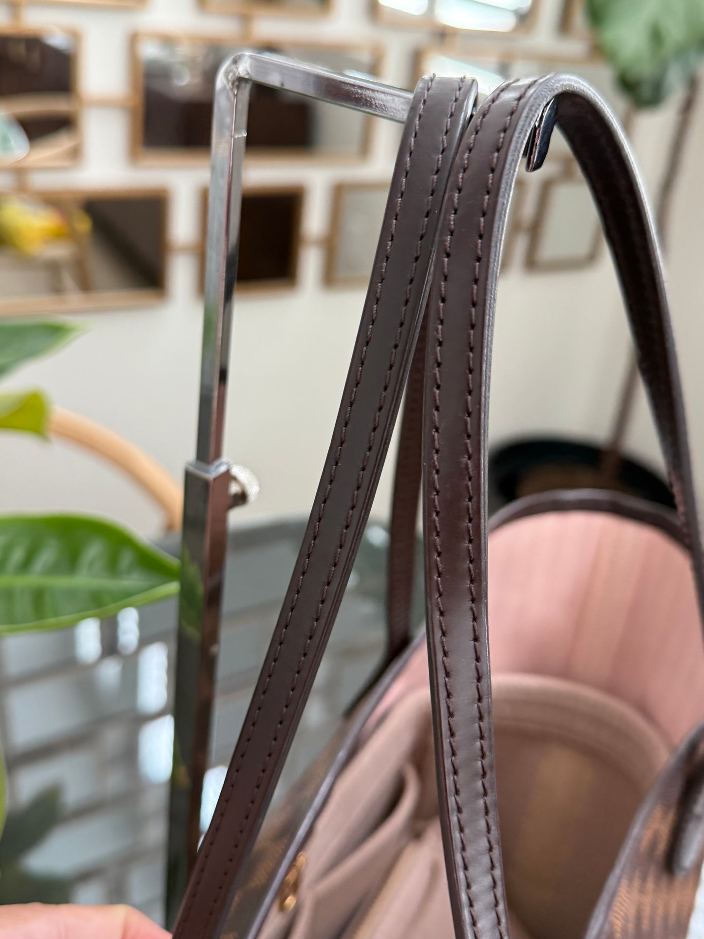 Neverfull MM in Rose Ballerine interior with Dustbag - Microchip