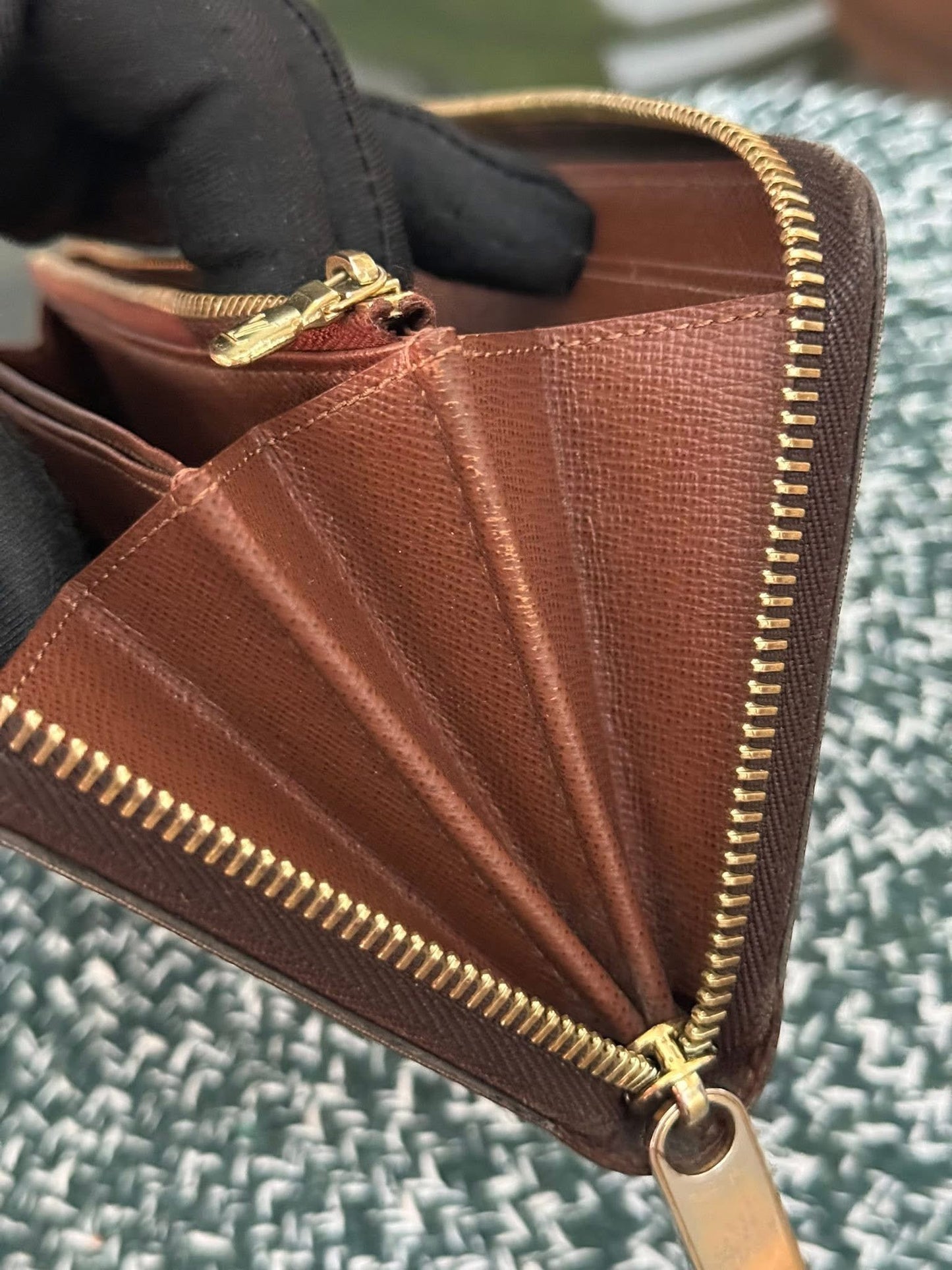 Monogram Zippy Long Wallet with Dustbag 🗓️ Year: 2013
