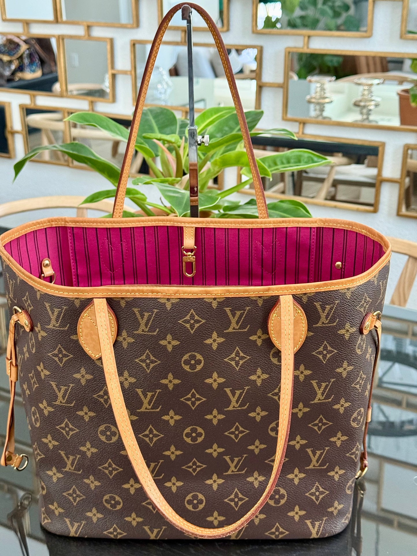 Neverfull MM in Peony with Insert Organizer and Dustbag 🗓️ Year: 2016