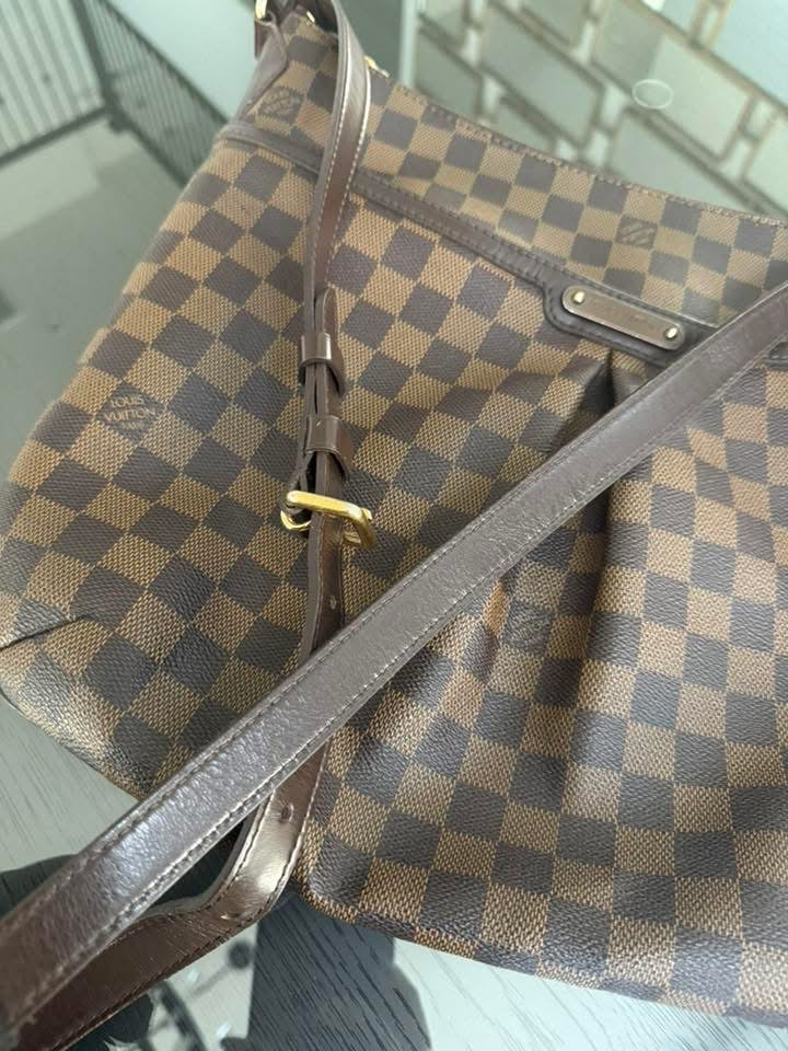 Bloomsbury GM Crossbody -🗓️ Year: 2009