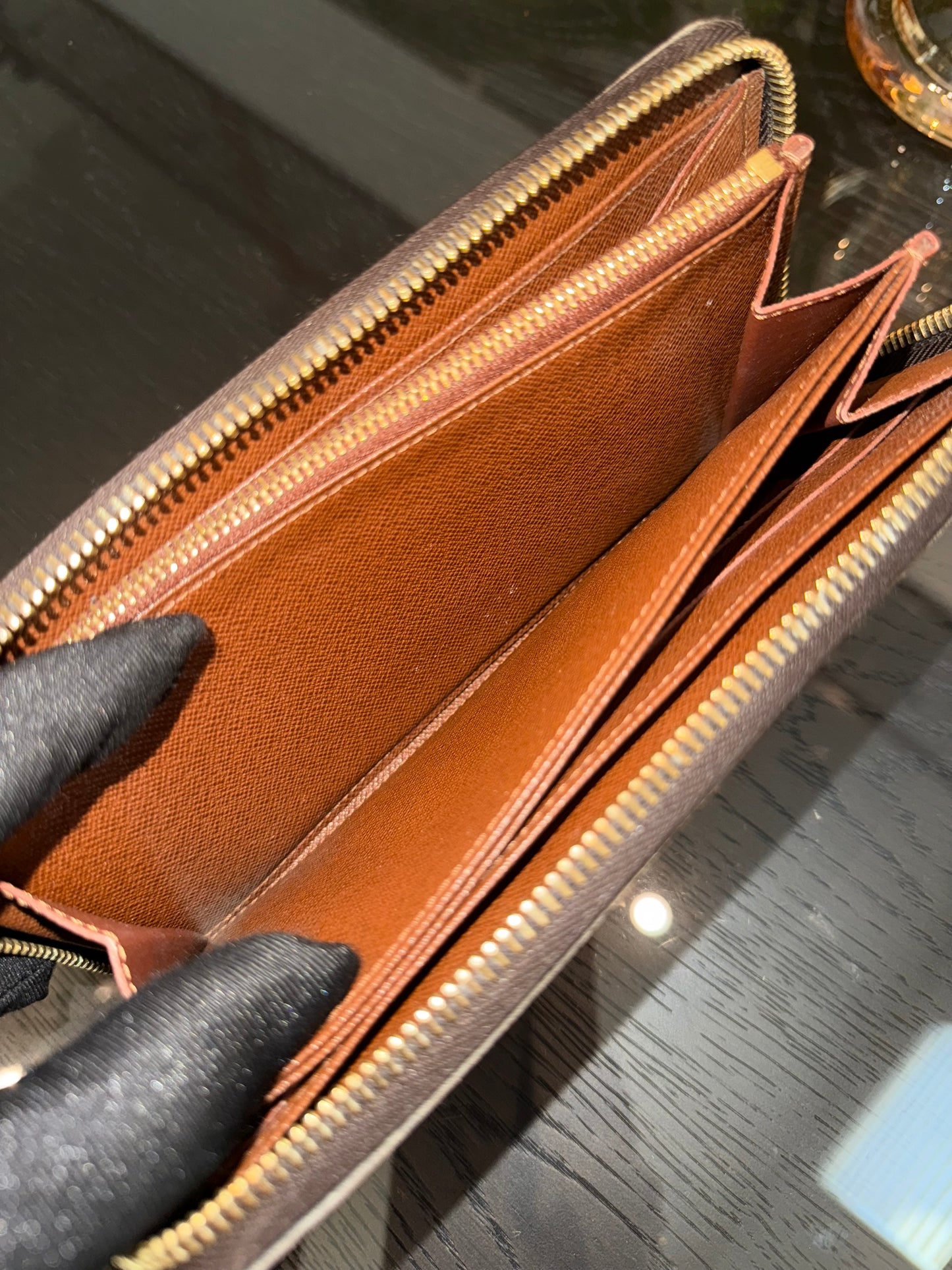 Zippy Long Wallet in Monogram with Dustbag 🗓️ Year: 2014