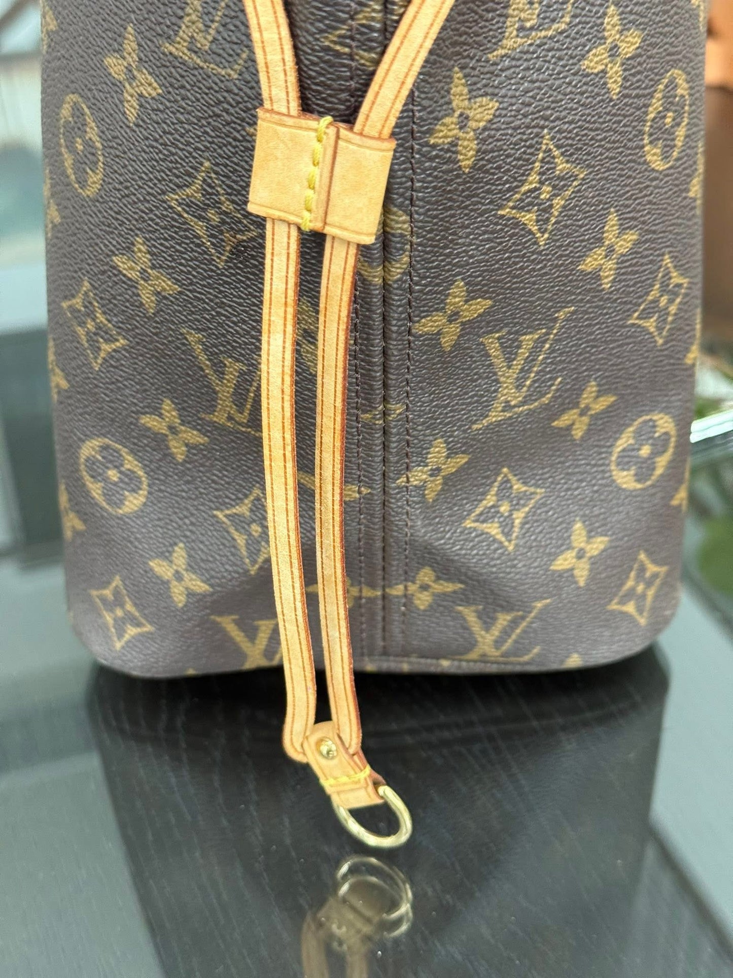 Neverfull MM in Monogram with Dustbag 📅 Year: 2007