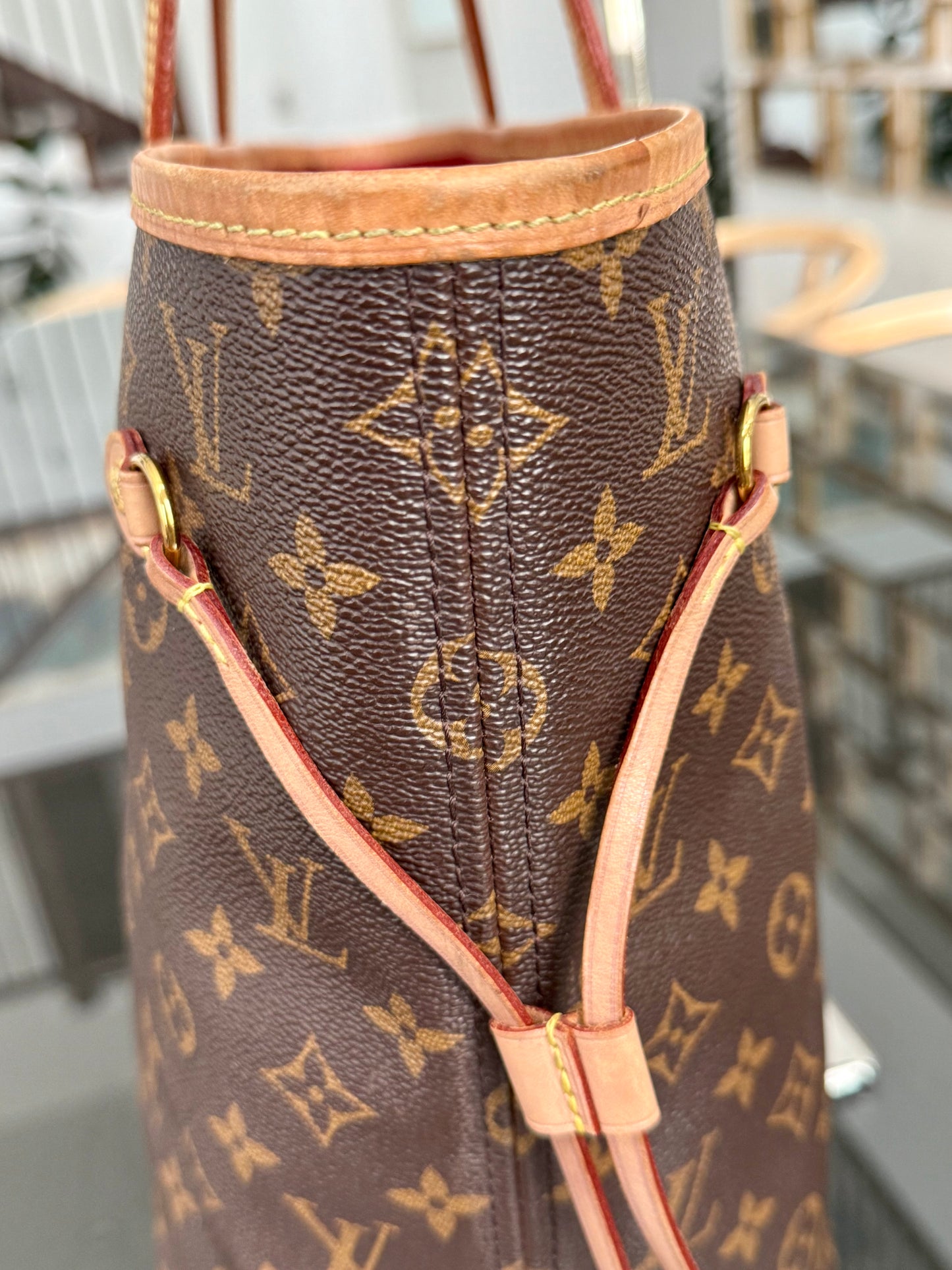 Neverfull MM Monogram in Cerise interior with Dustbag and Insert Organizer 📅 Year: 2020