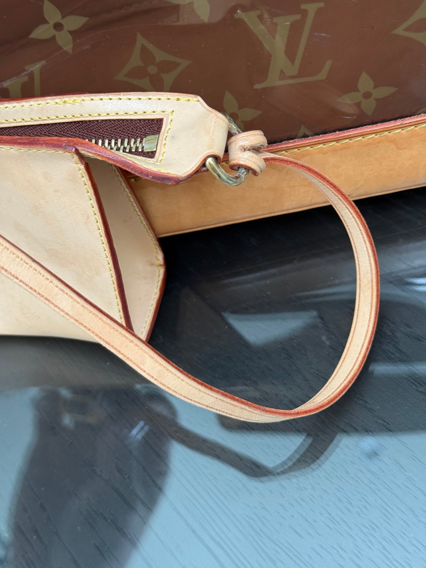 Sac Ambre Vinyl MM Bucket with Pouch 📅 Year: 2003