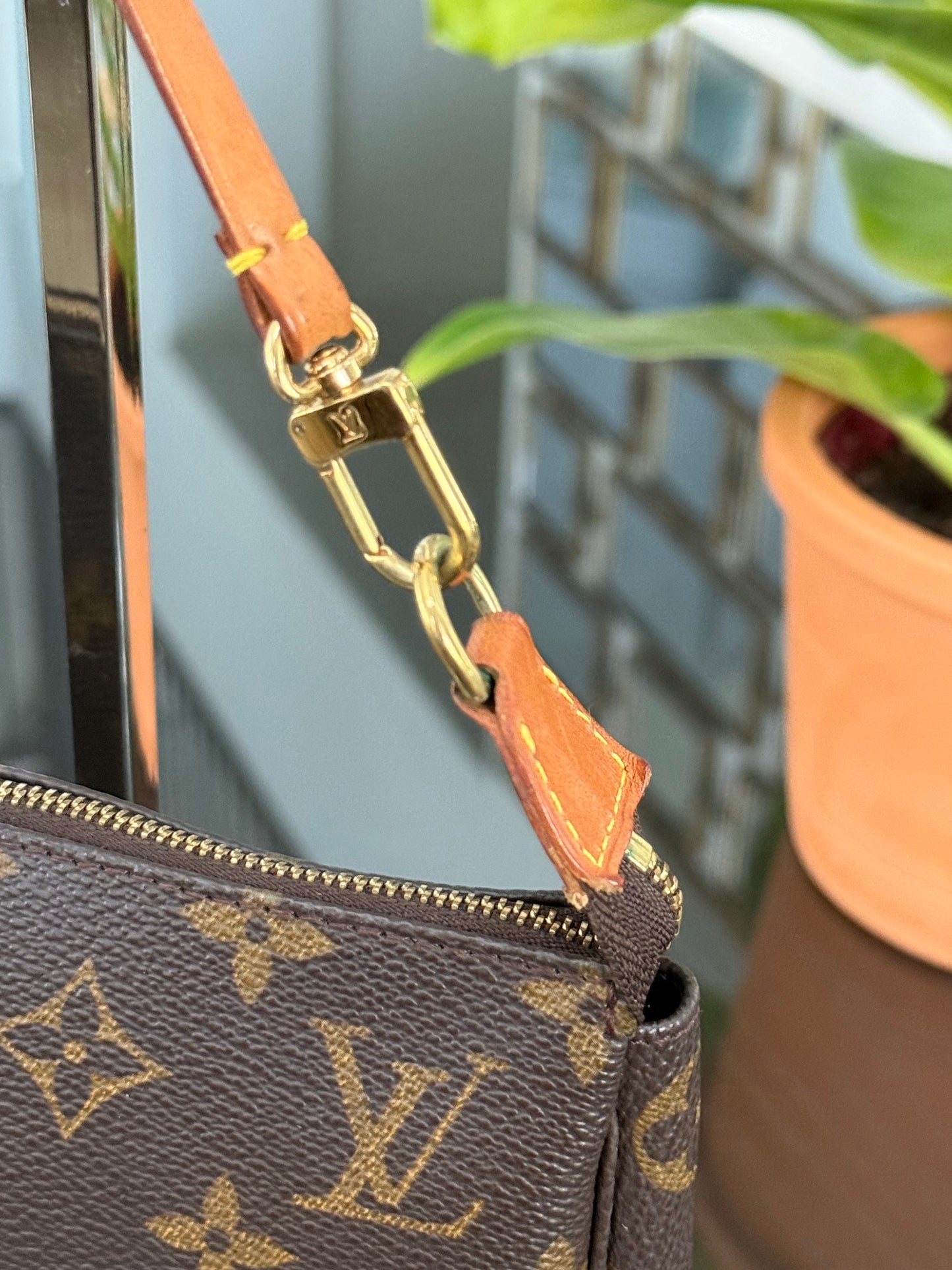 Pochette Accessories - 📅 Year: 2000