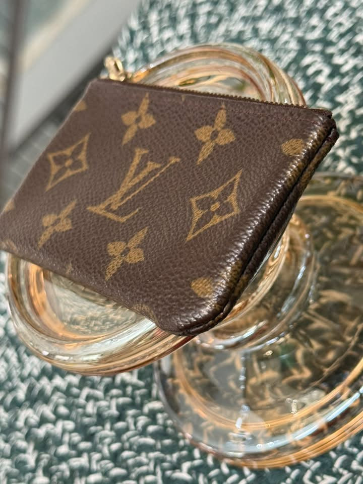 Key Cles in Monogram 📅 Year: 2003