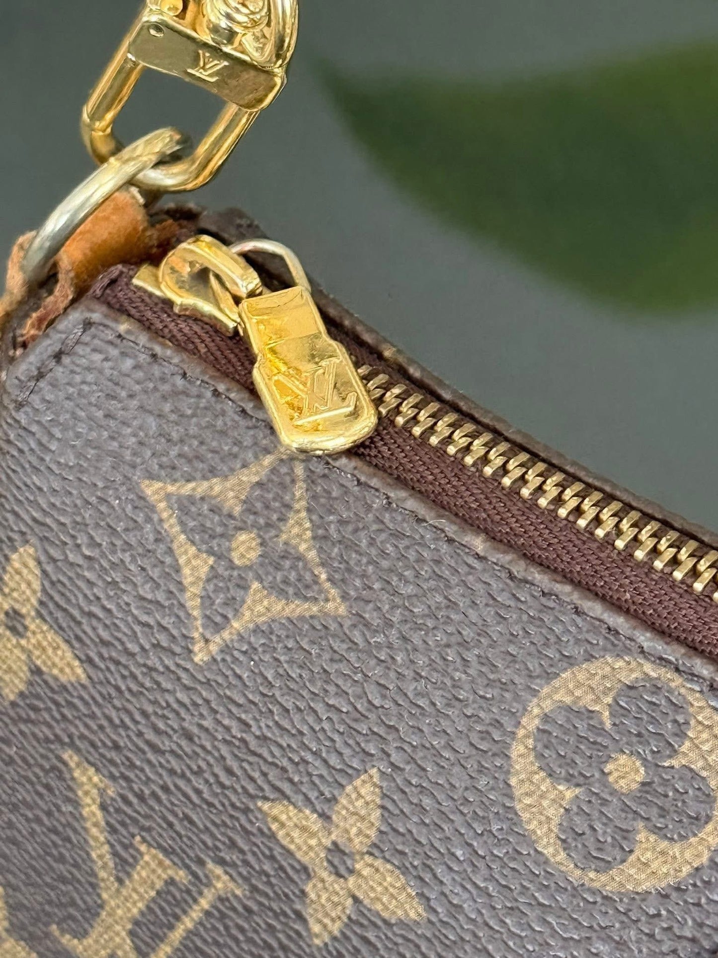 Eva Clutch in Monogram with Original Strap, Insert Organizer, Box and Paper bag 🗓️ Year: 2010