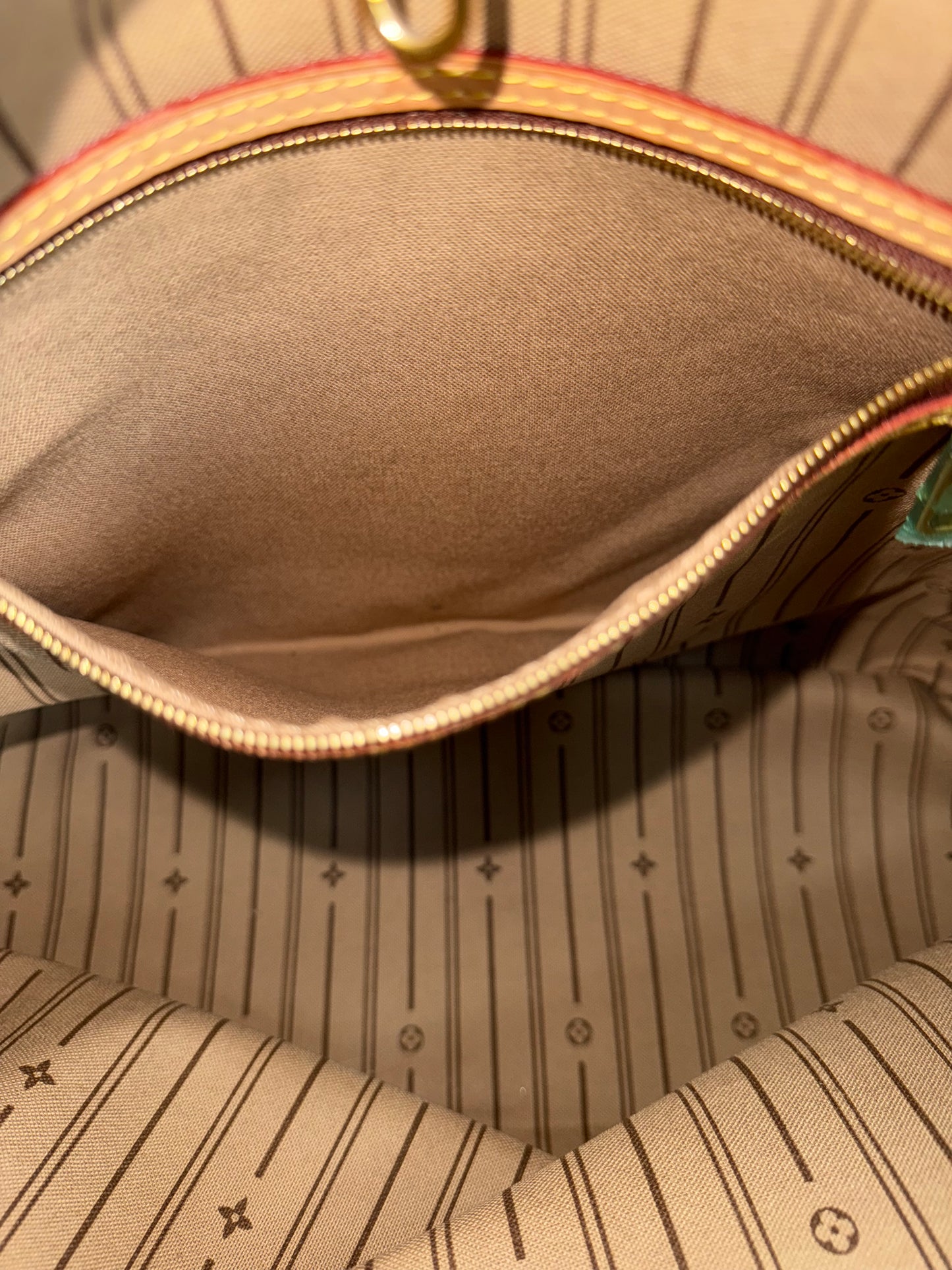 Delightful MM with Dustbag 📅 Year: 2010