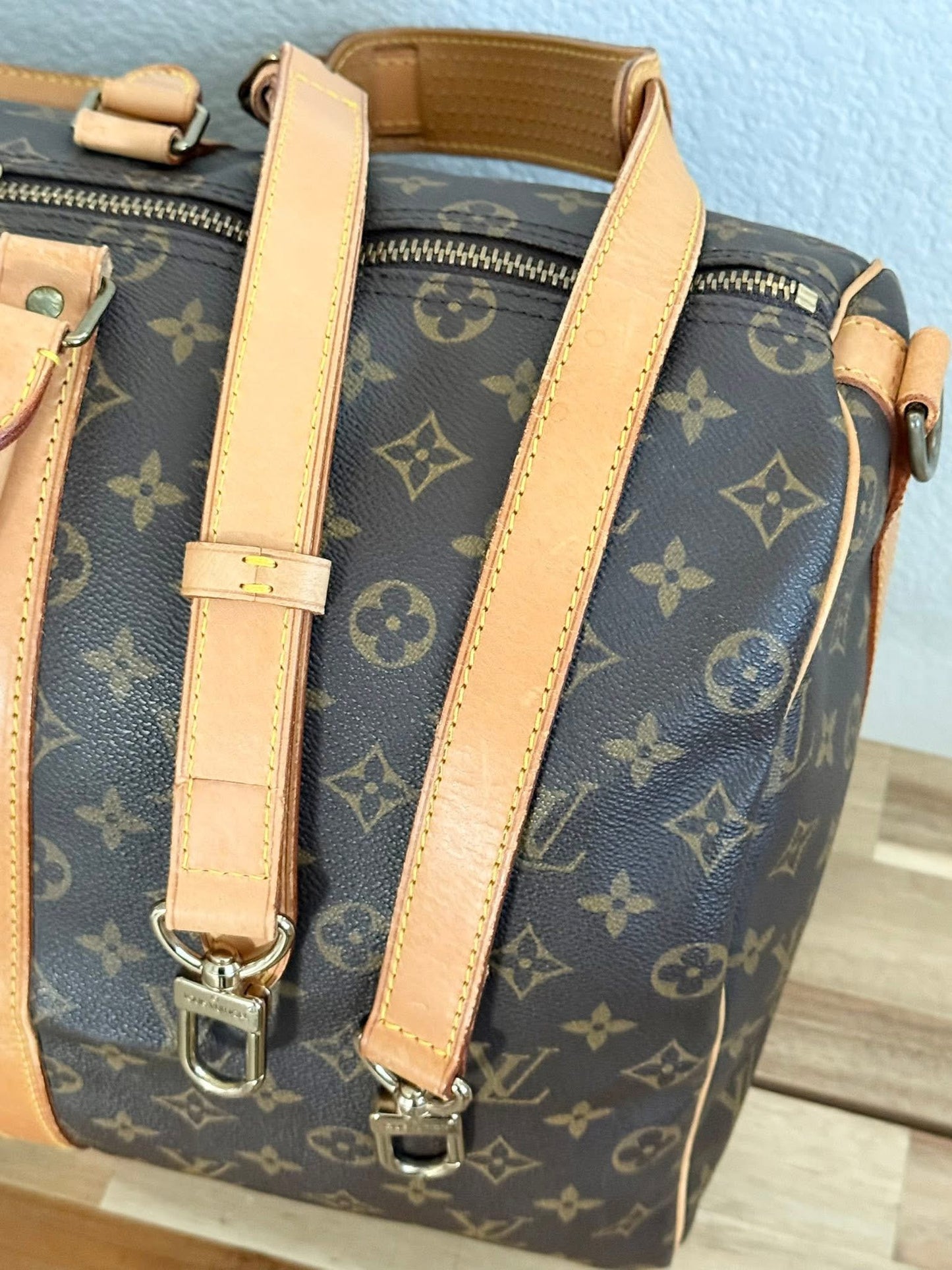 Keepall 50 Bandoulier with Original Strap, Luggage tag and Poignet  📅 Year: 1990