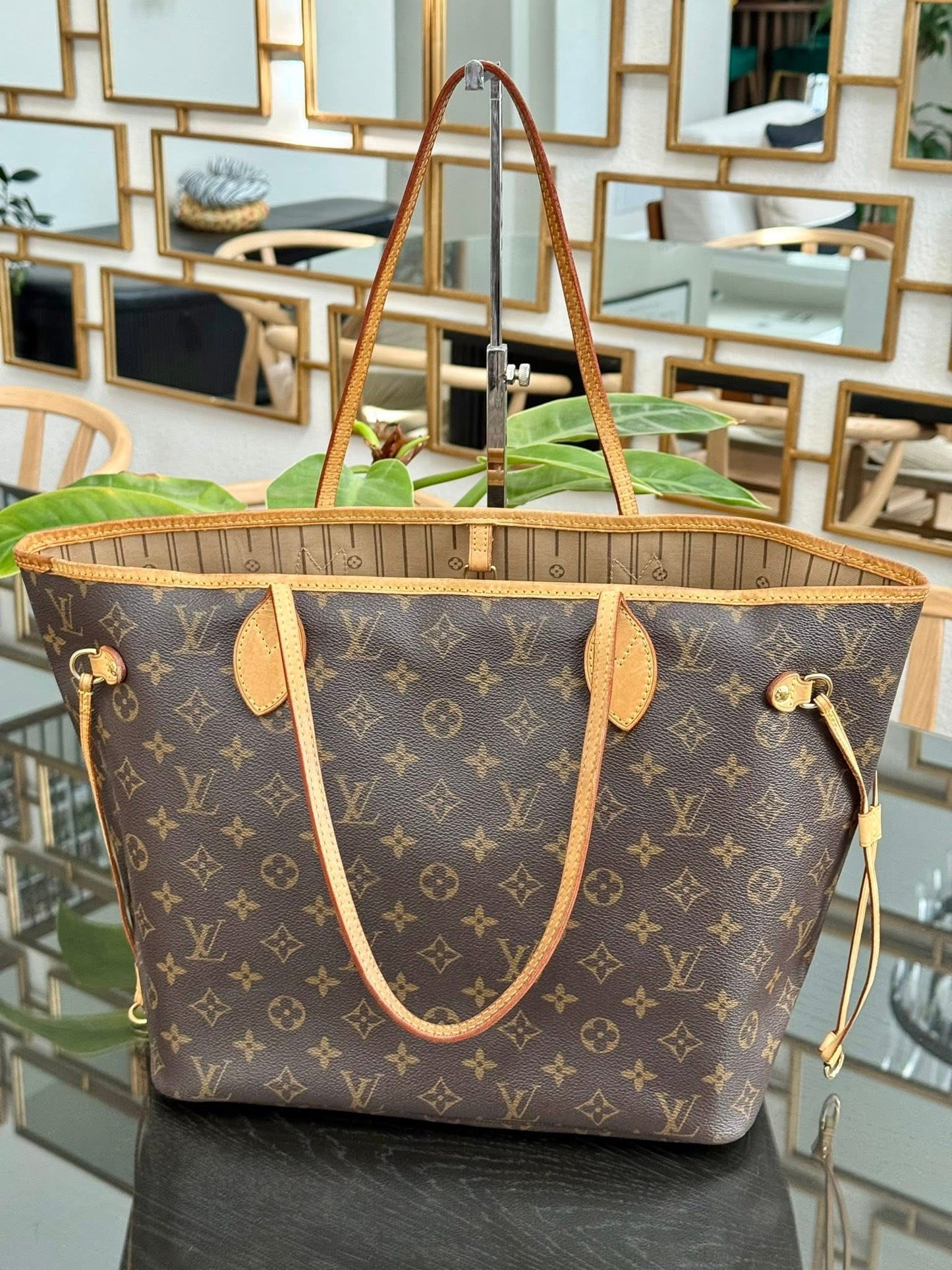 Neverfull MM in Monogram with Dustbag 📅 Year: 2007