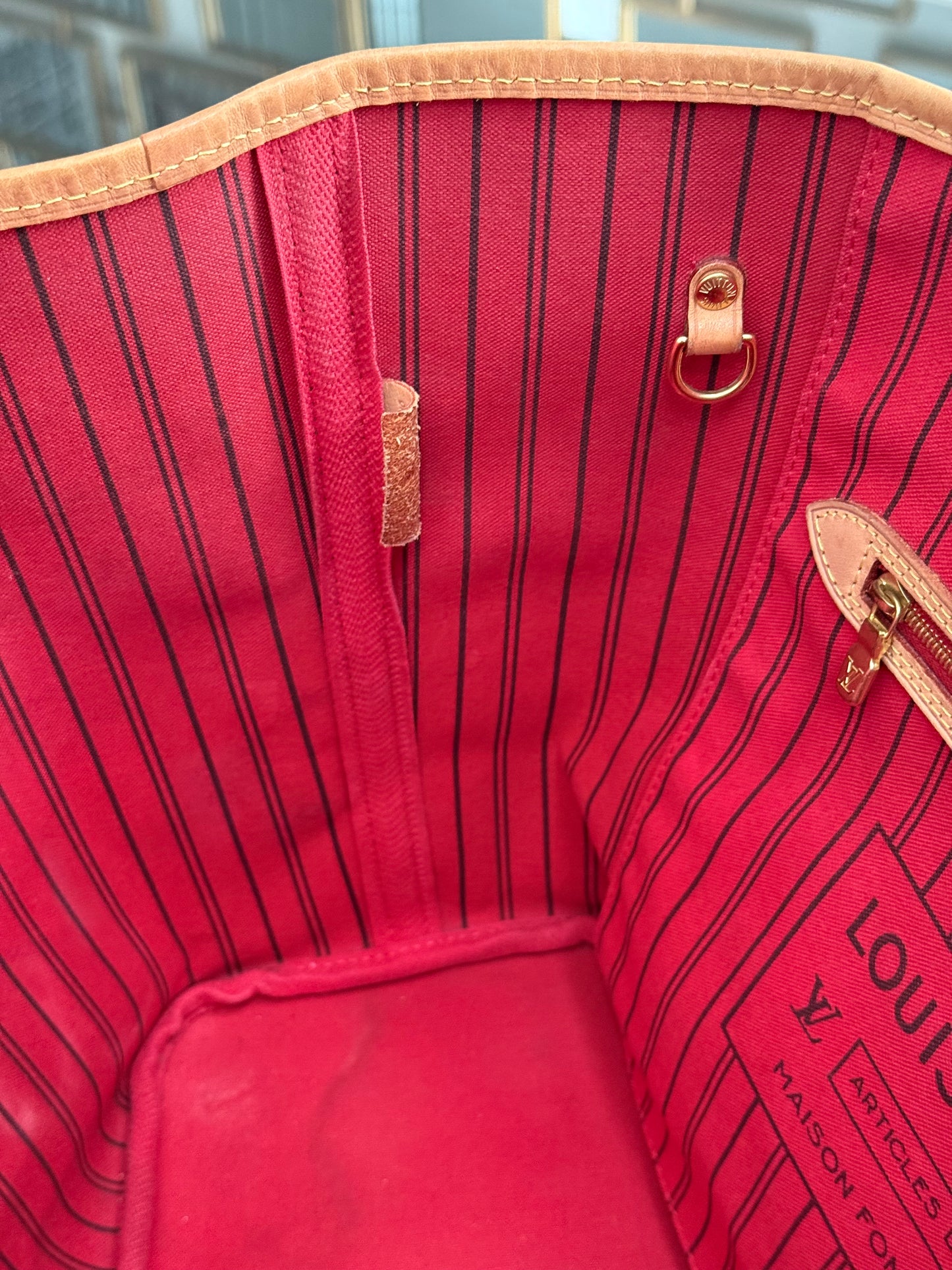 Neverfull MM Monogram in Cerise interior with Dustbag and Insert Organizer 📅 Year: 2020