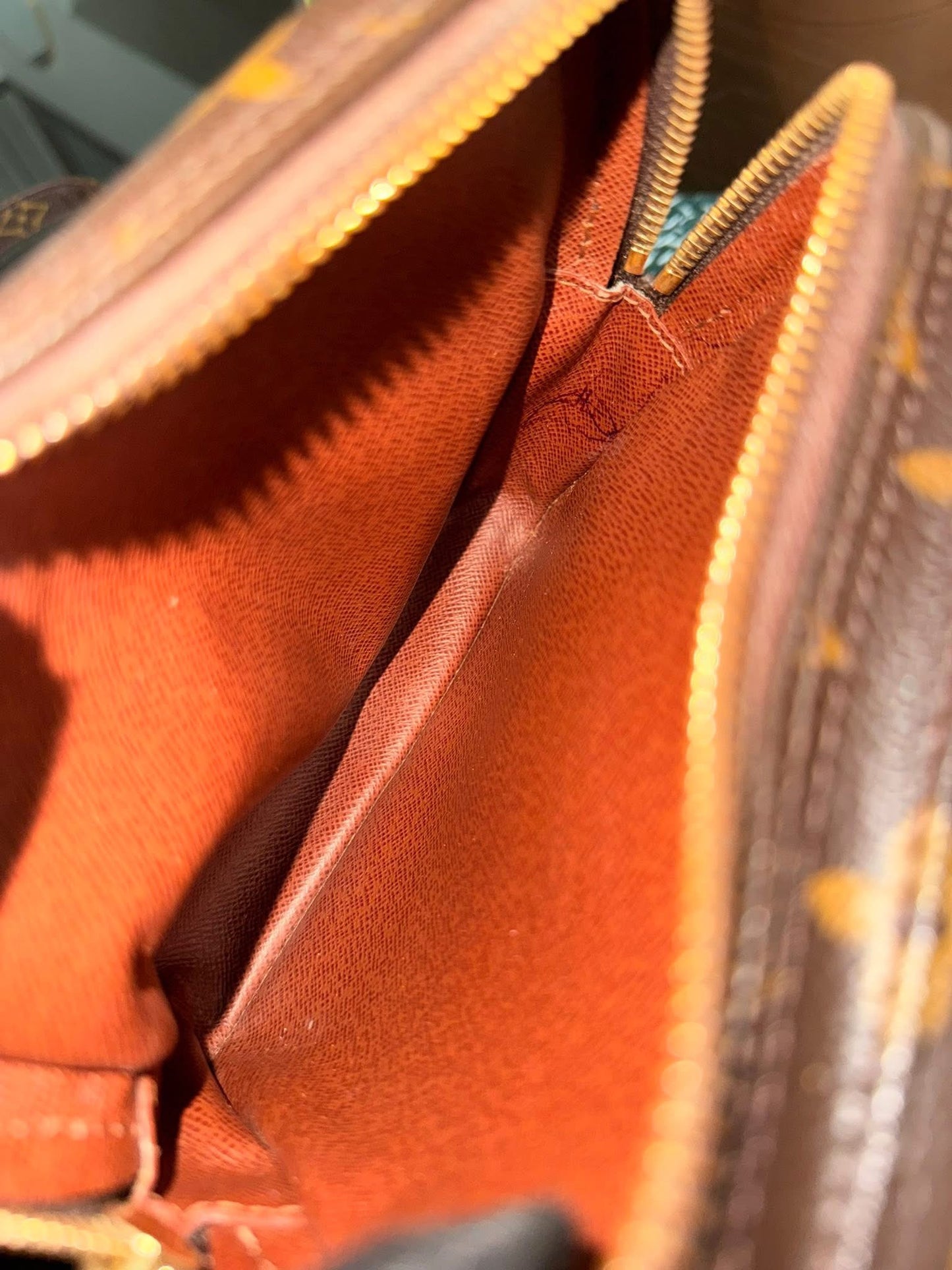 Amazon PM Crossbody 🗓️ Year: 2007