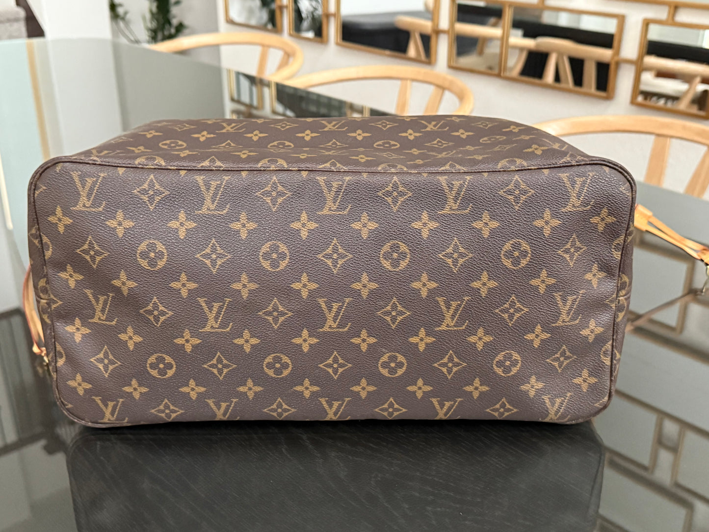Neverfull GM in Monogram with Dustbag and Insert Organizer 📅 Year: 2007