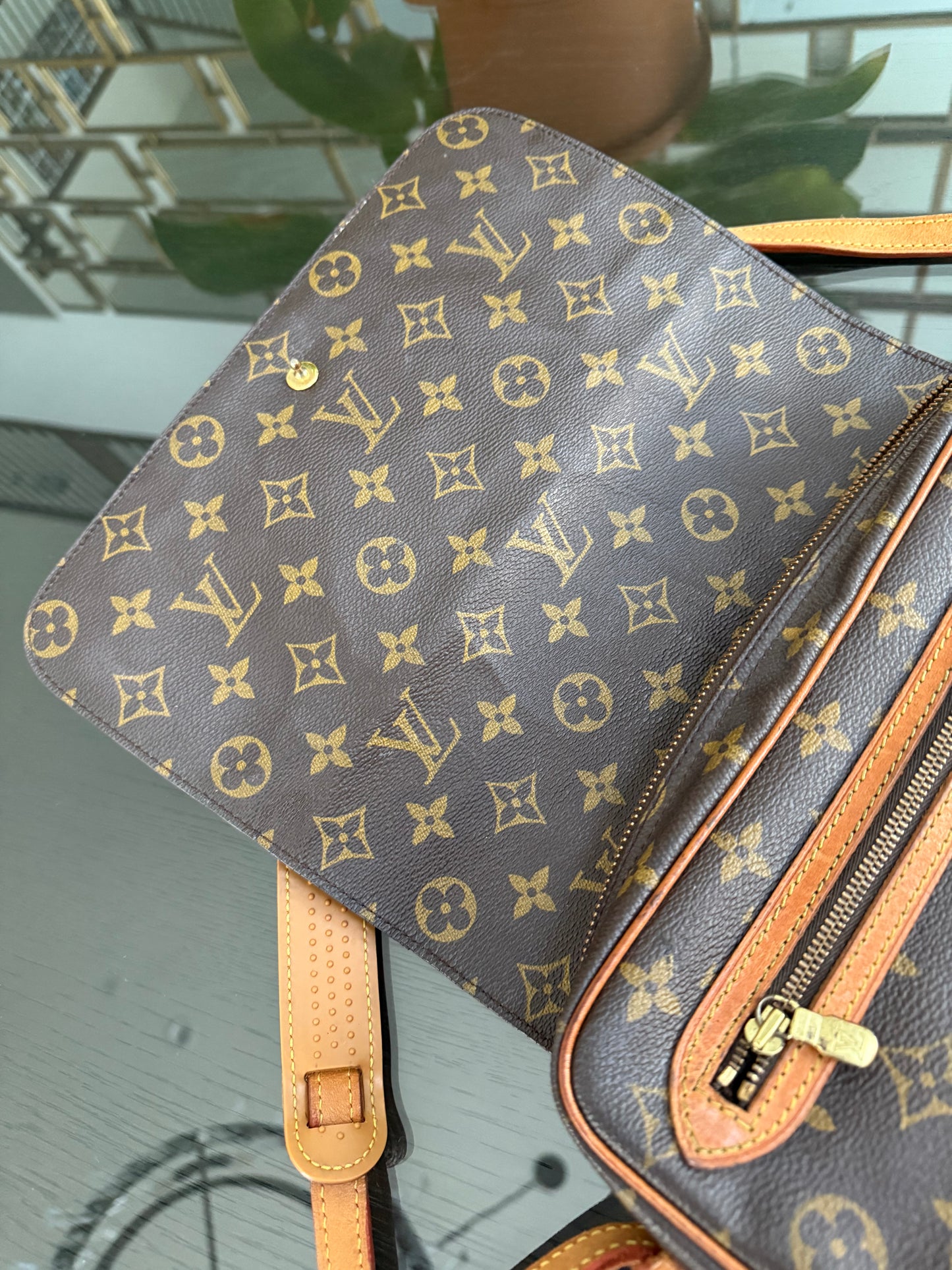 St. Germain 28 Crossbody Bag 
🗓️ Year: 1995