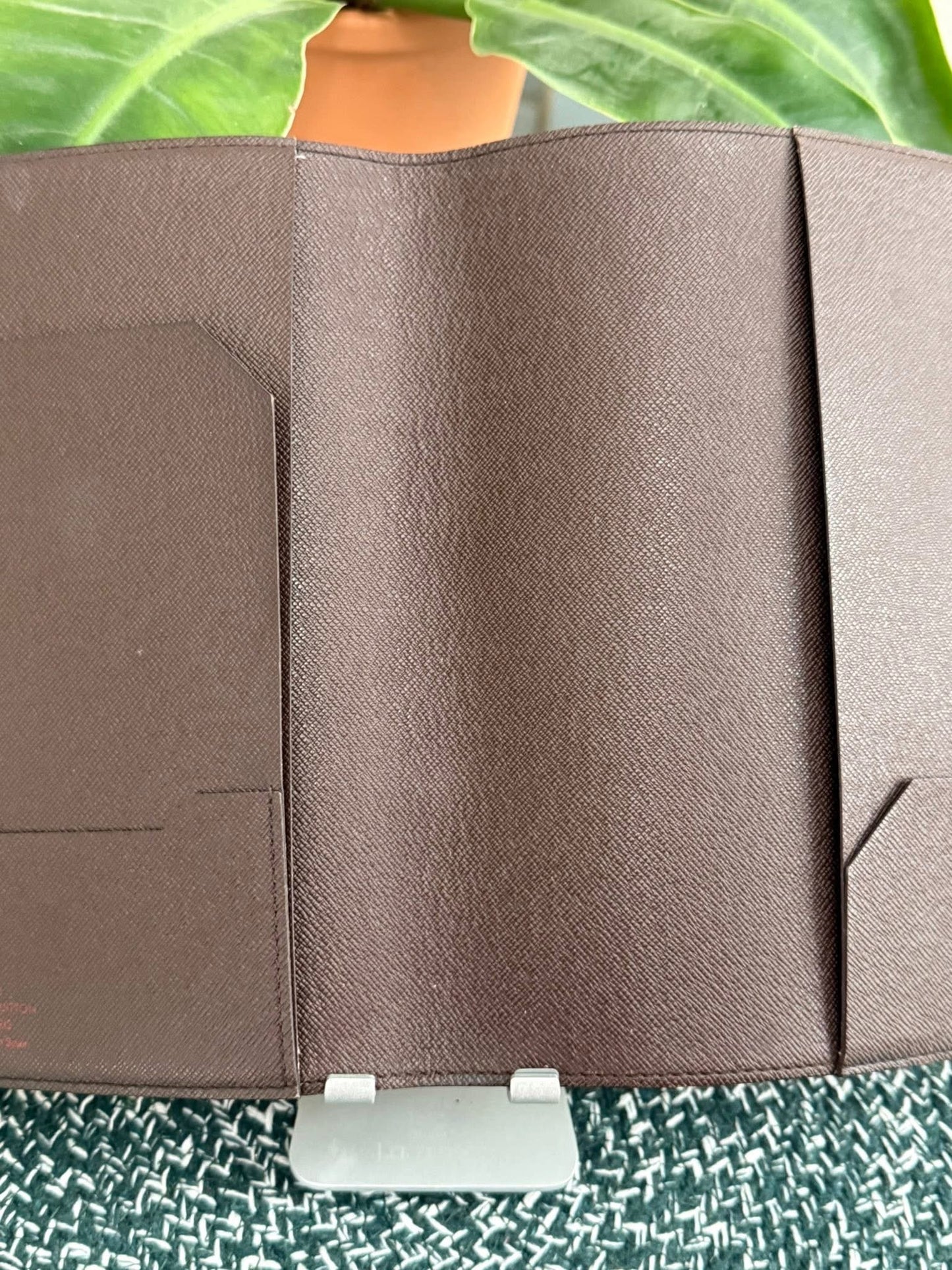 Damier Ebene Desk Agenda Cover 
🗓️ Year: 2005