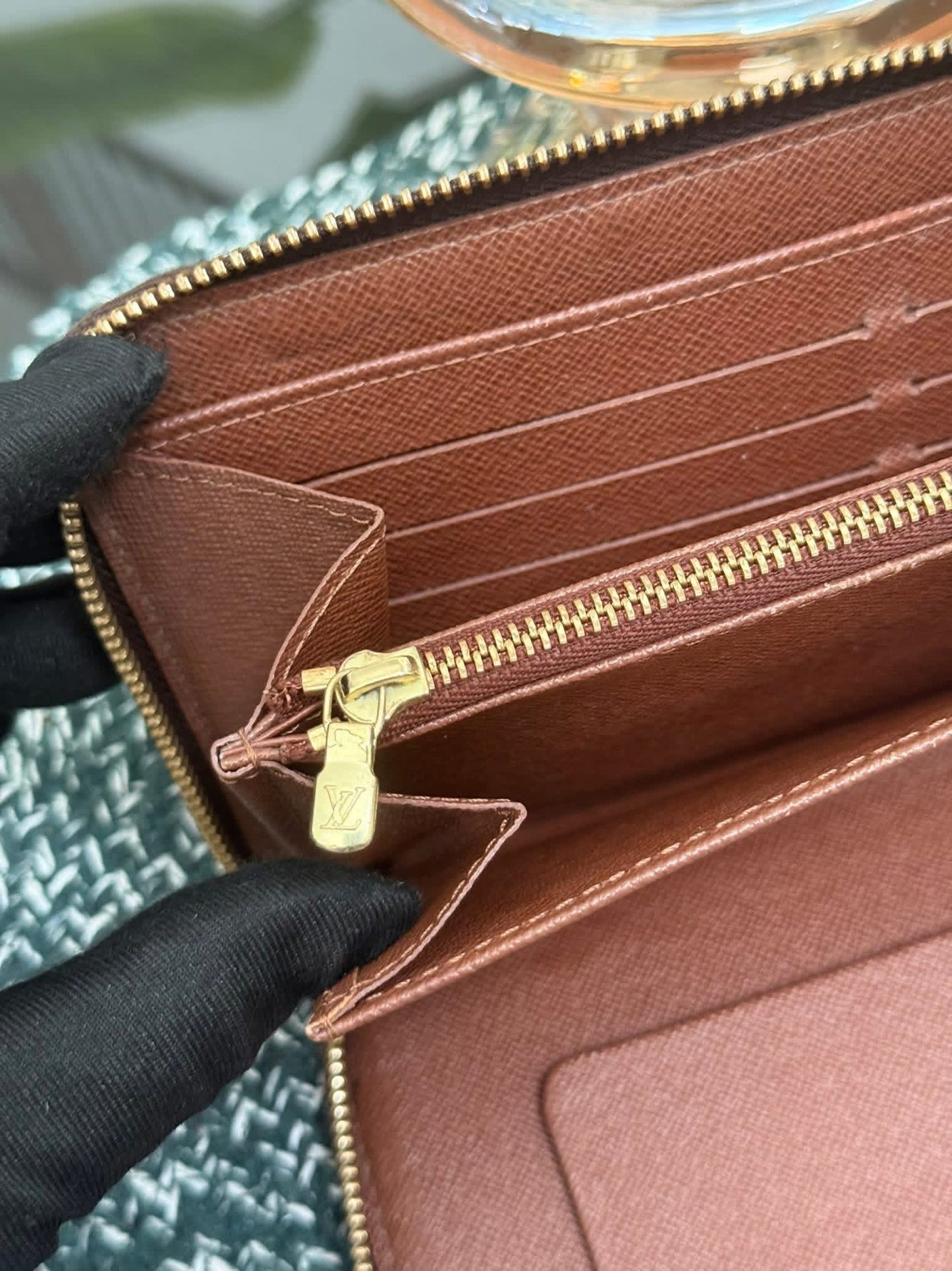 Monogram Zippy Wallet Organizer 🗓️ Year: 2009