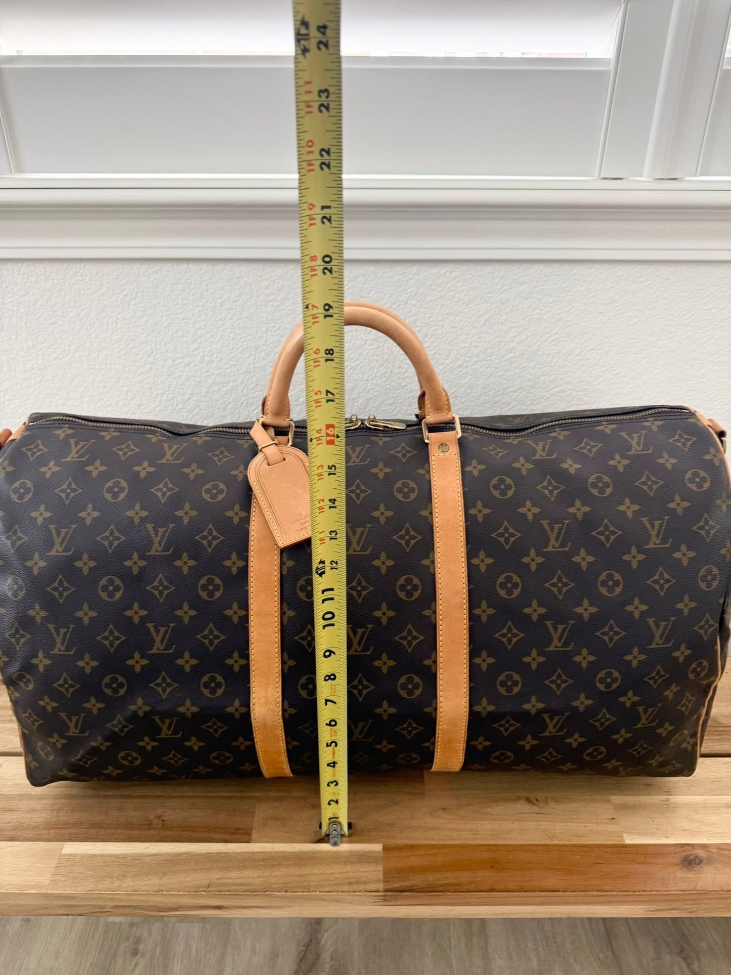 Keepall 60 Bandoulier with Original Strap, Luggage Tag and Poignet 📅 Year: 1994