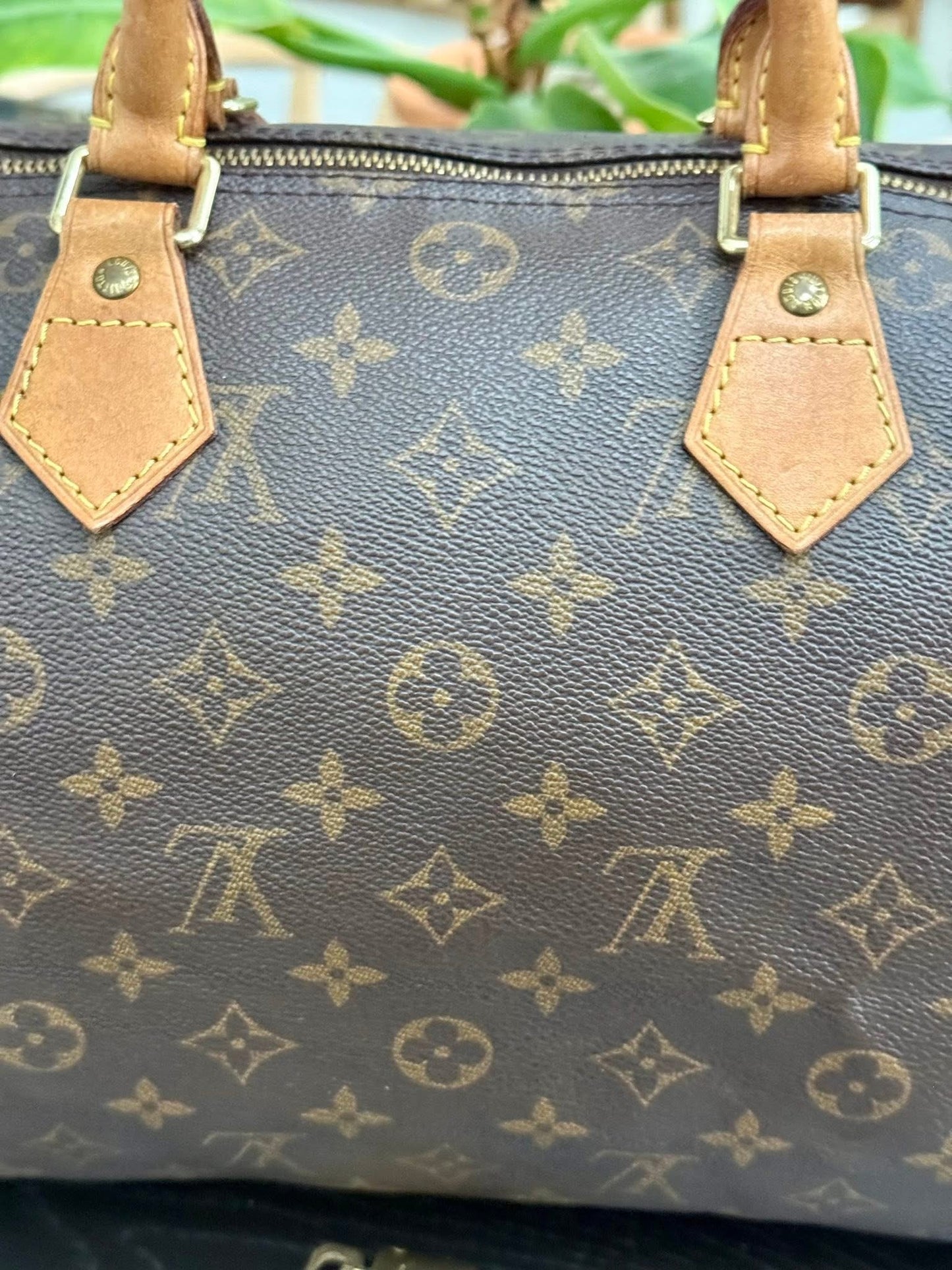Speedy 30 with 🔐 Lock & Key - 📅 Year: 2003