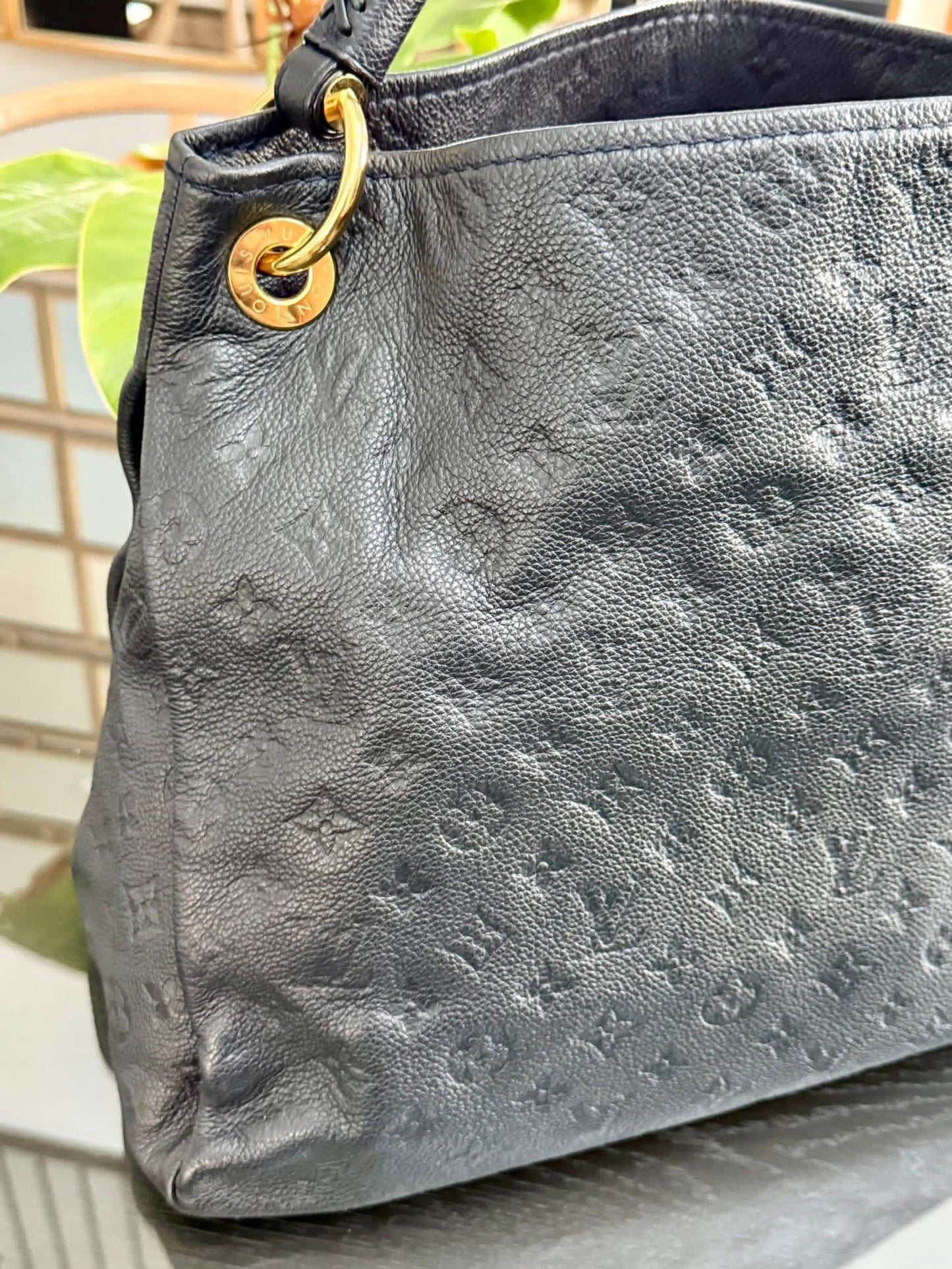 Artsy MM Empriente in Black/ Navy Blue with Dustbag and Insert Organizer 📅 Year: 2010