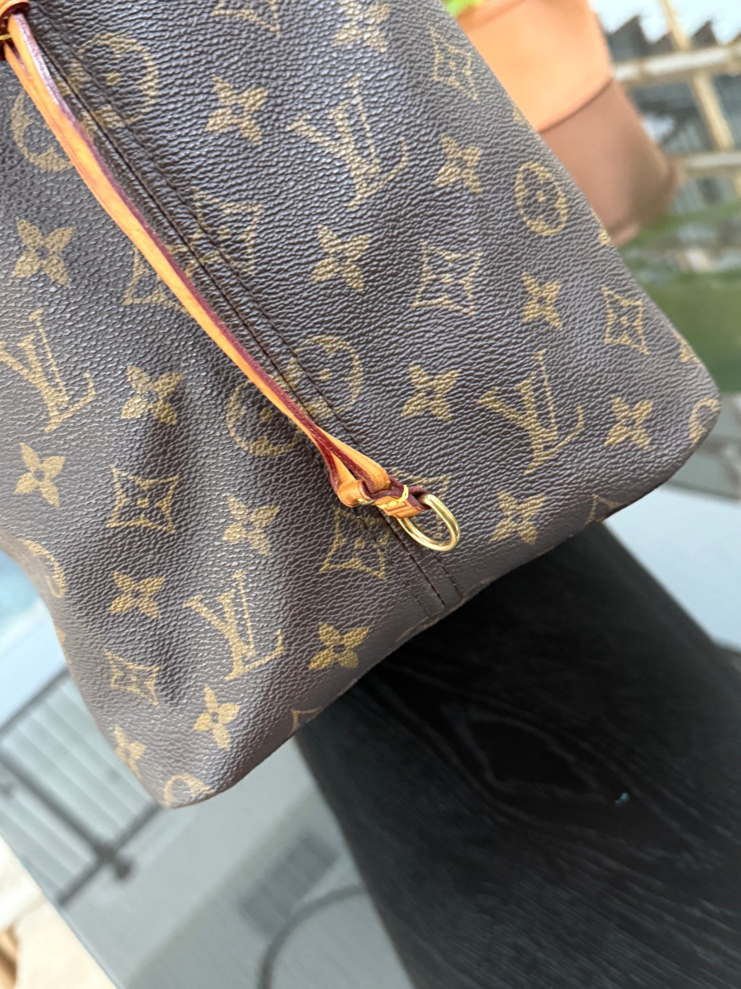 Neverfull GM with Dustbag and Insert Organizer 📅 Year: 2012