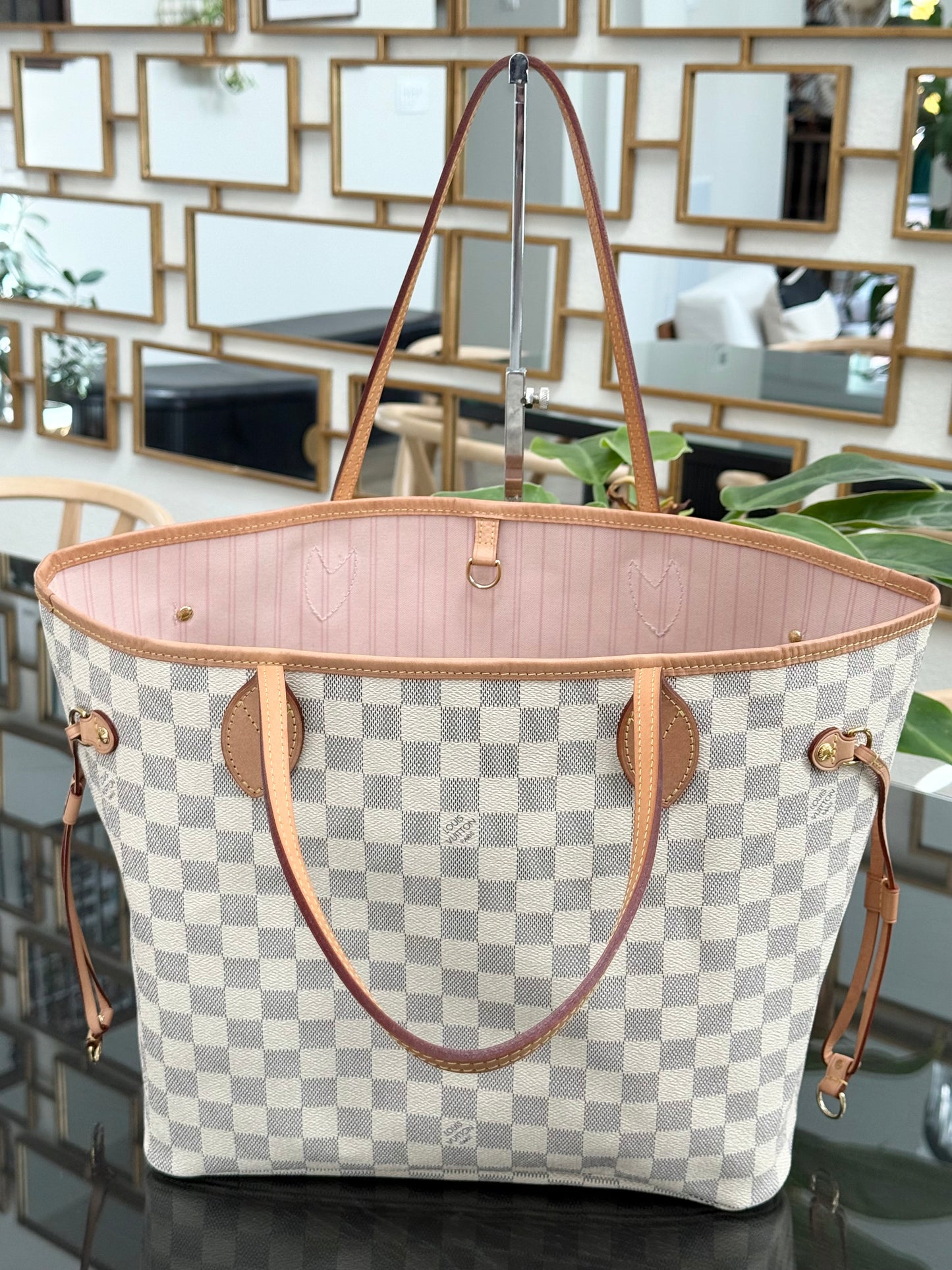 Neverfull MM Azur in Rose Ballerine with Dustbag 📅 Year: 2020