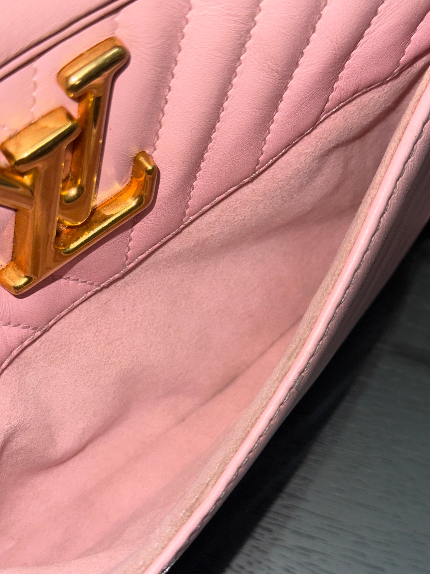 New Wave Camera Bag -🗓️ Year: 2019