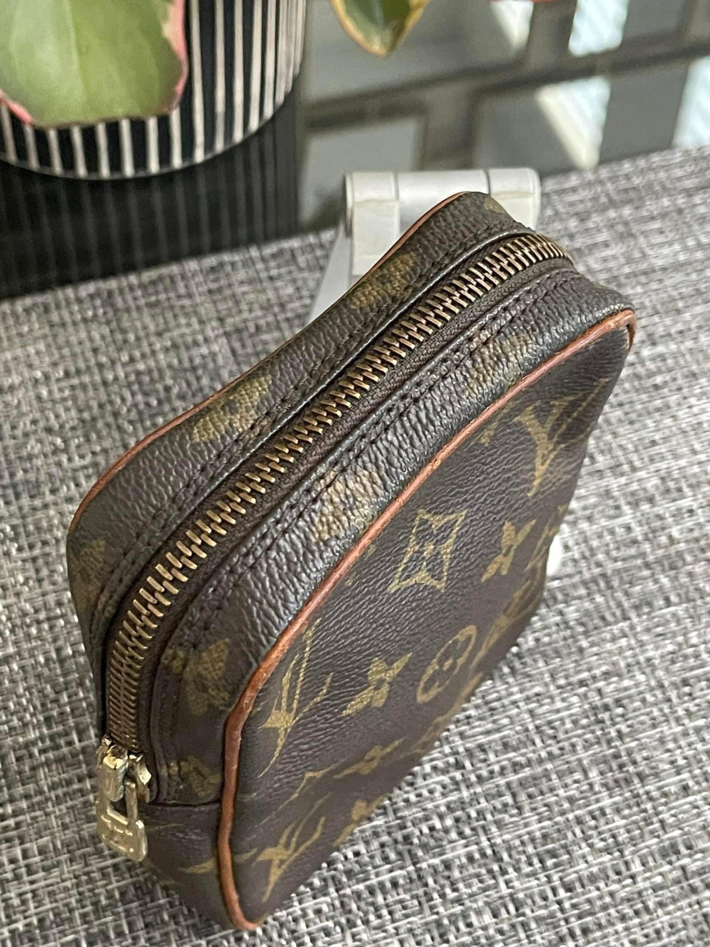 A Mini Vintage Trousse Pouch - 🗓️ Year: 1990