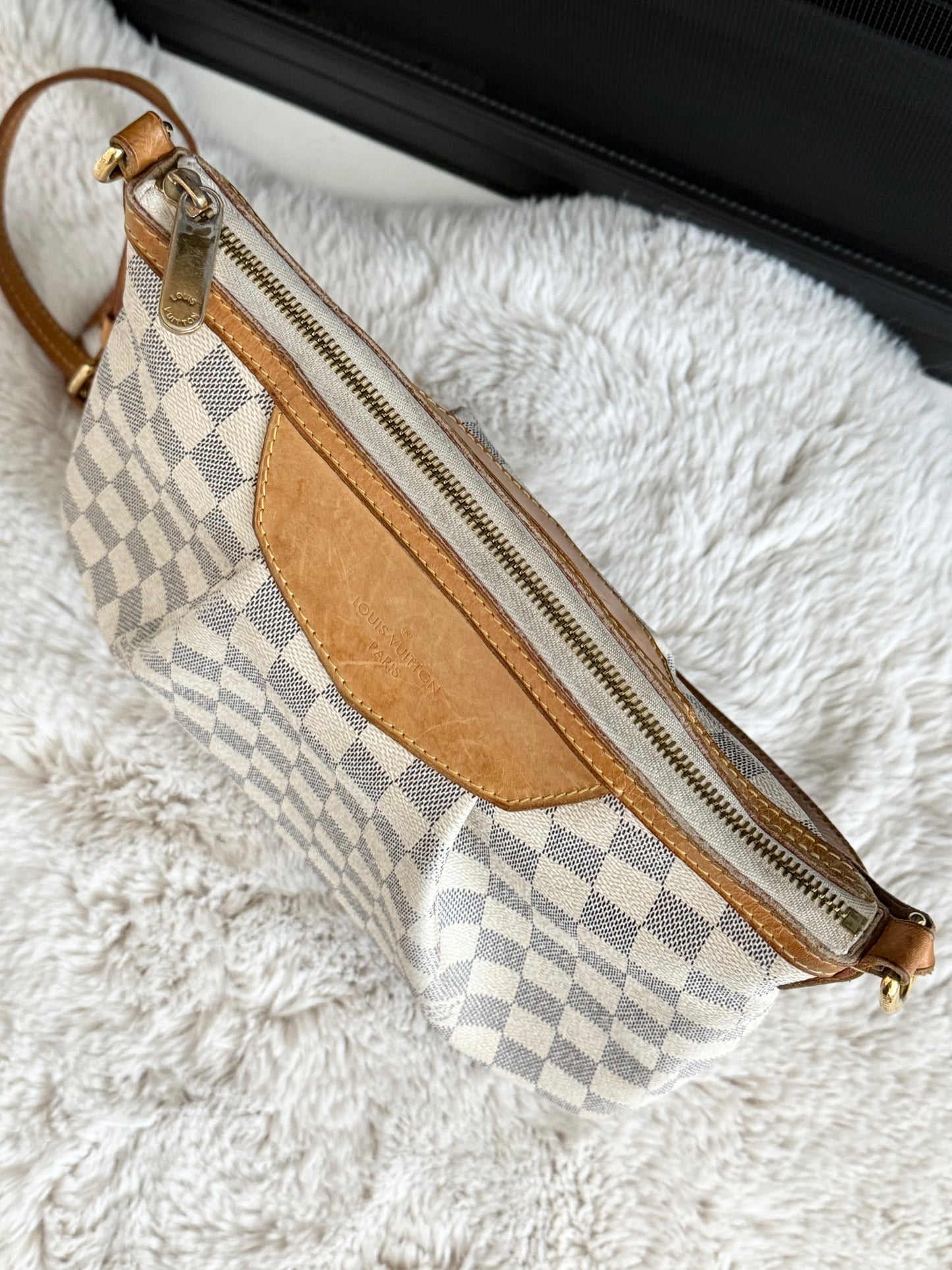Siracusa PM Crossbody - Year 2012